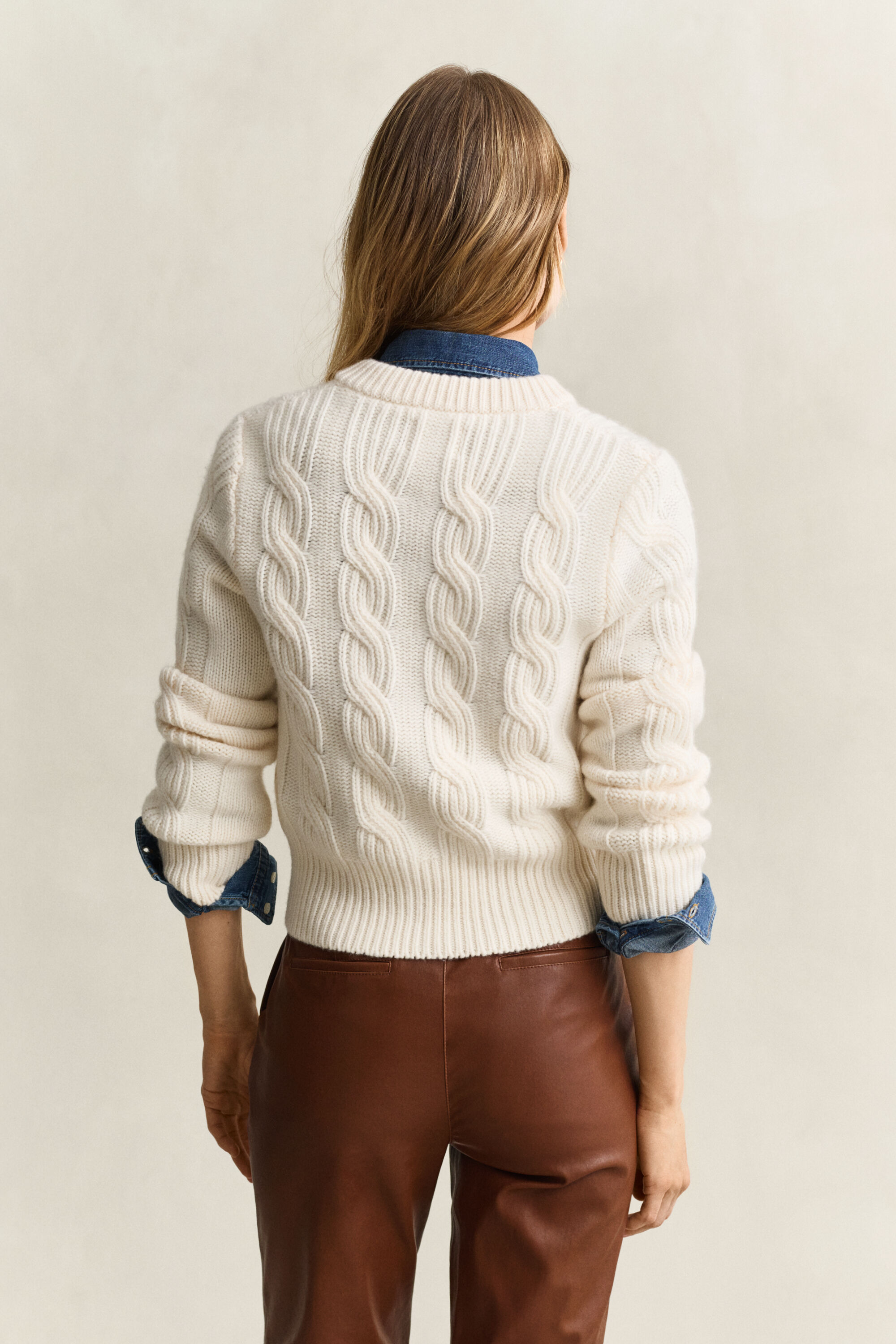 Strickjacke mit Zopfmuster aus Wollmix