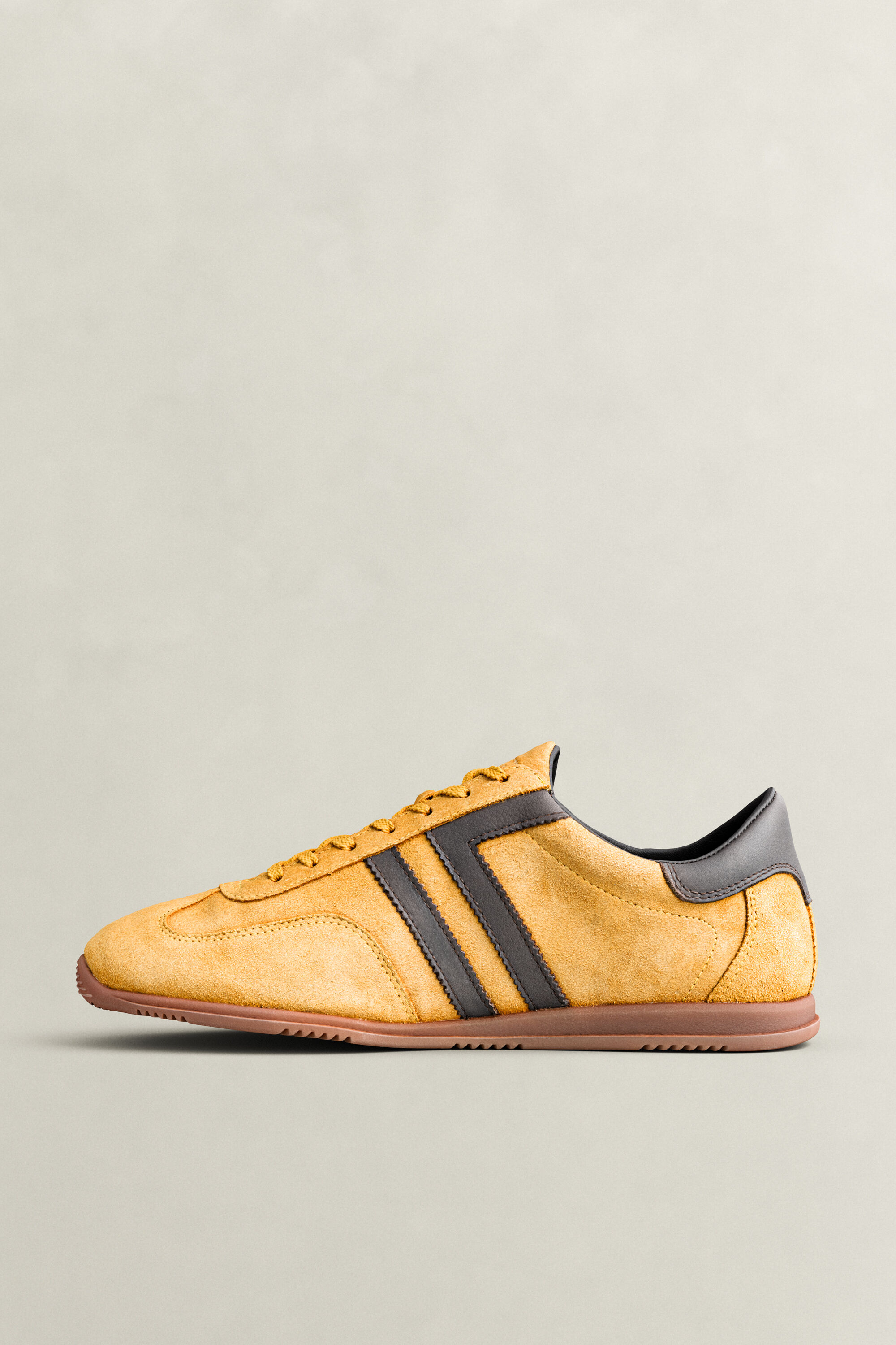 Spearclub Sneaker aus Veloursleder