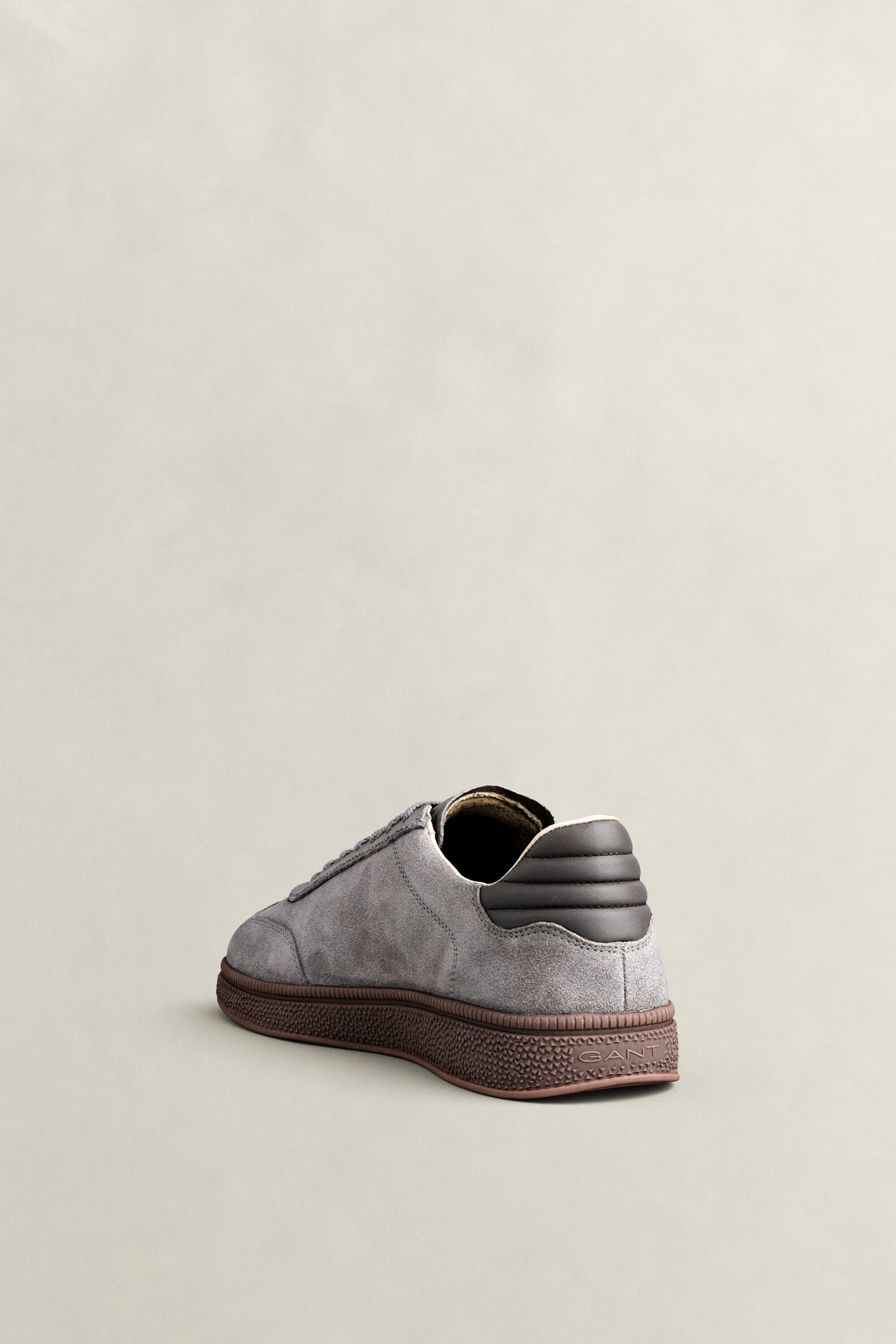 Cuzmo Sneaker aus Veloursleder