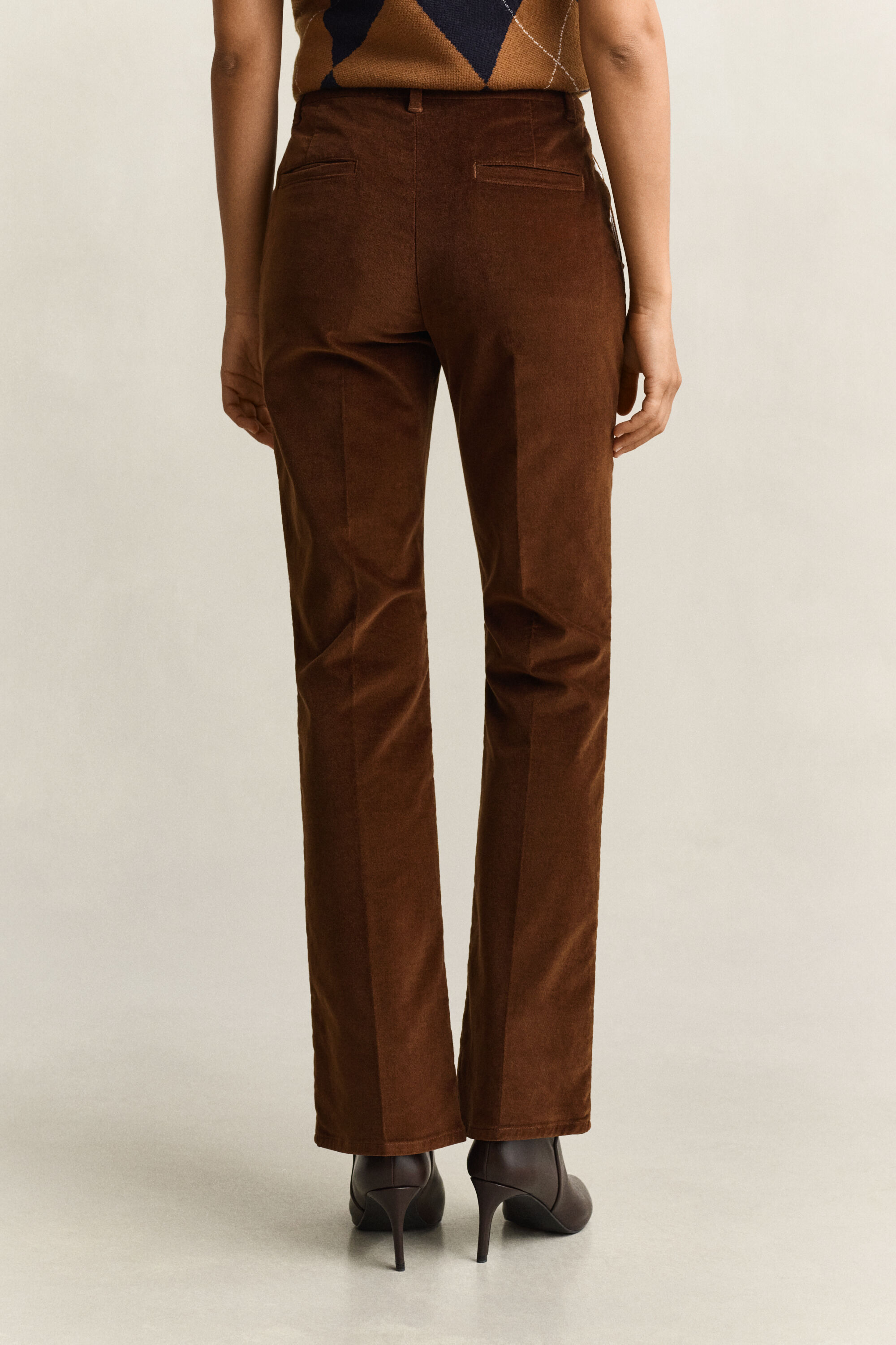 Ausgestellte Samthose