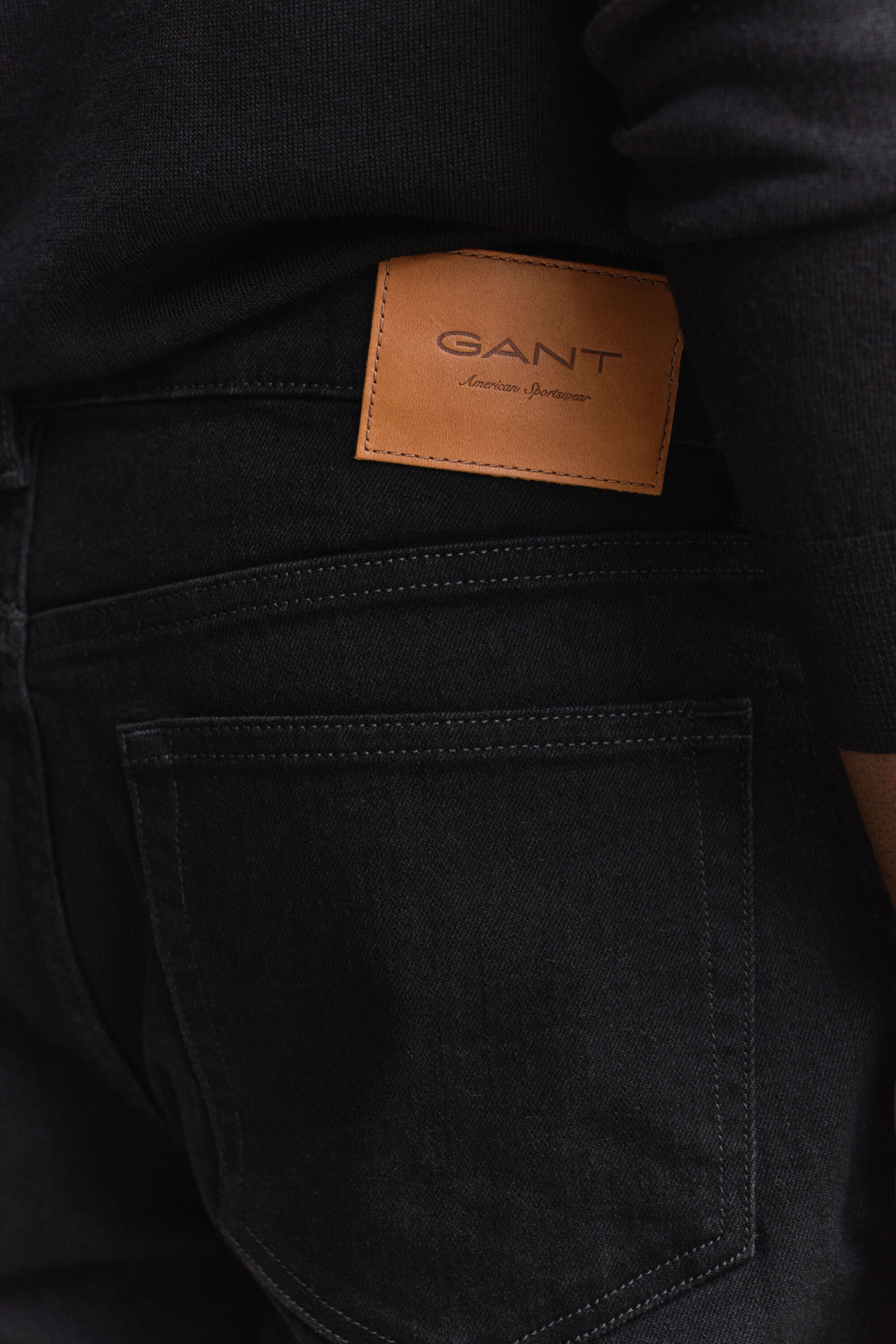 Regular Fit Clean Wash Jeans