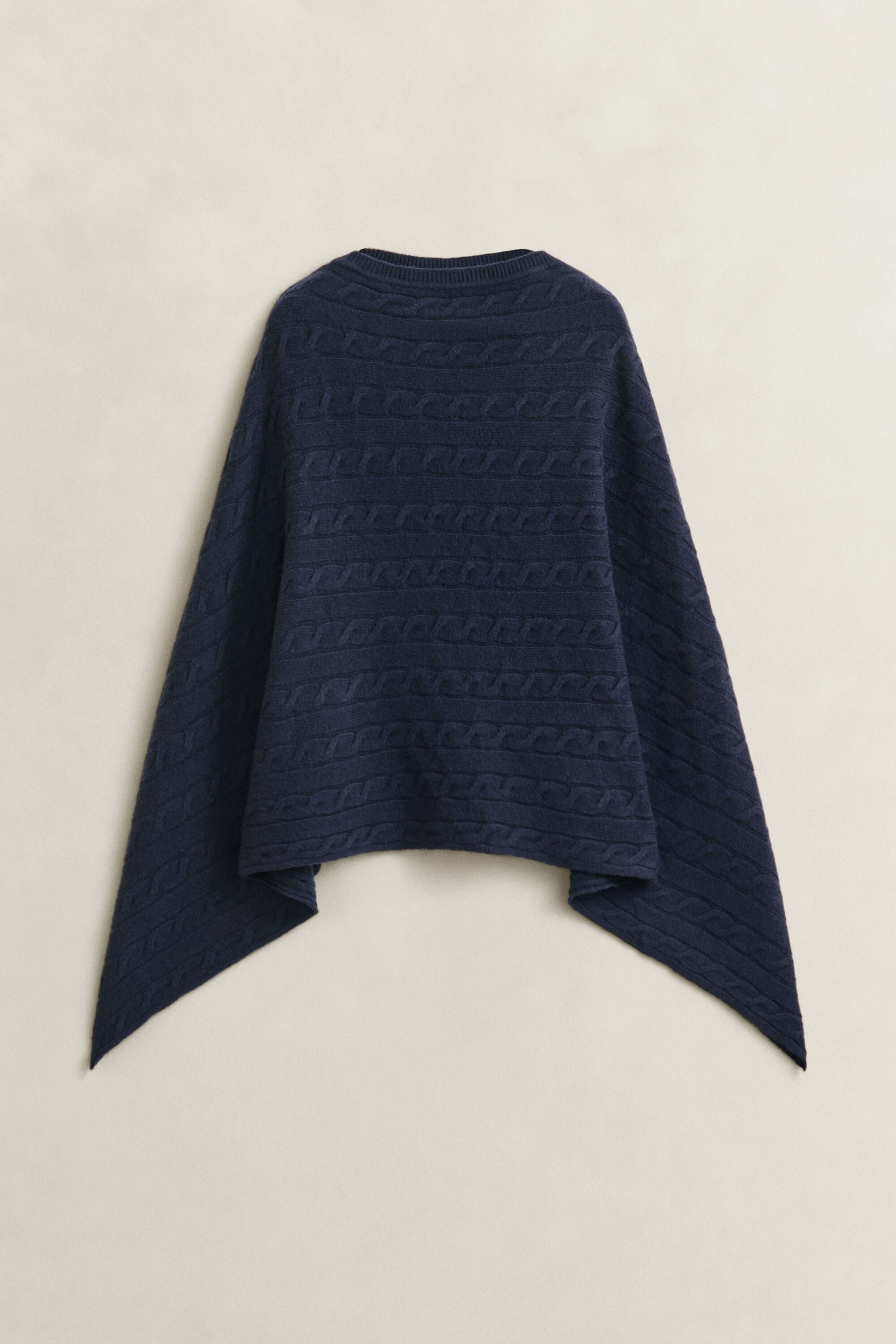 Zopfstrick Poncho aus Wolle