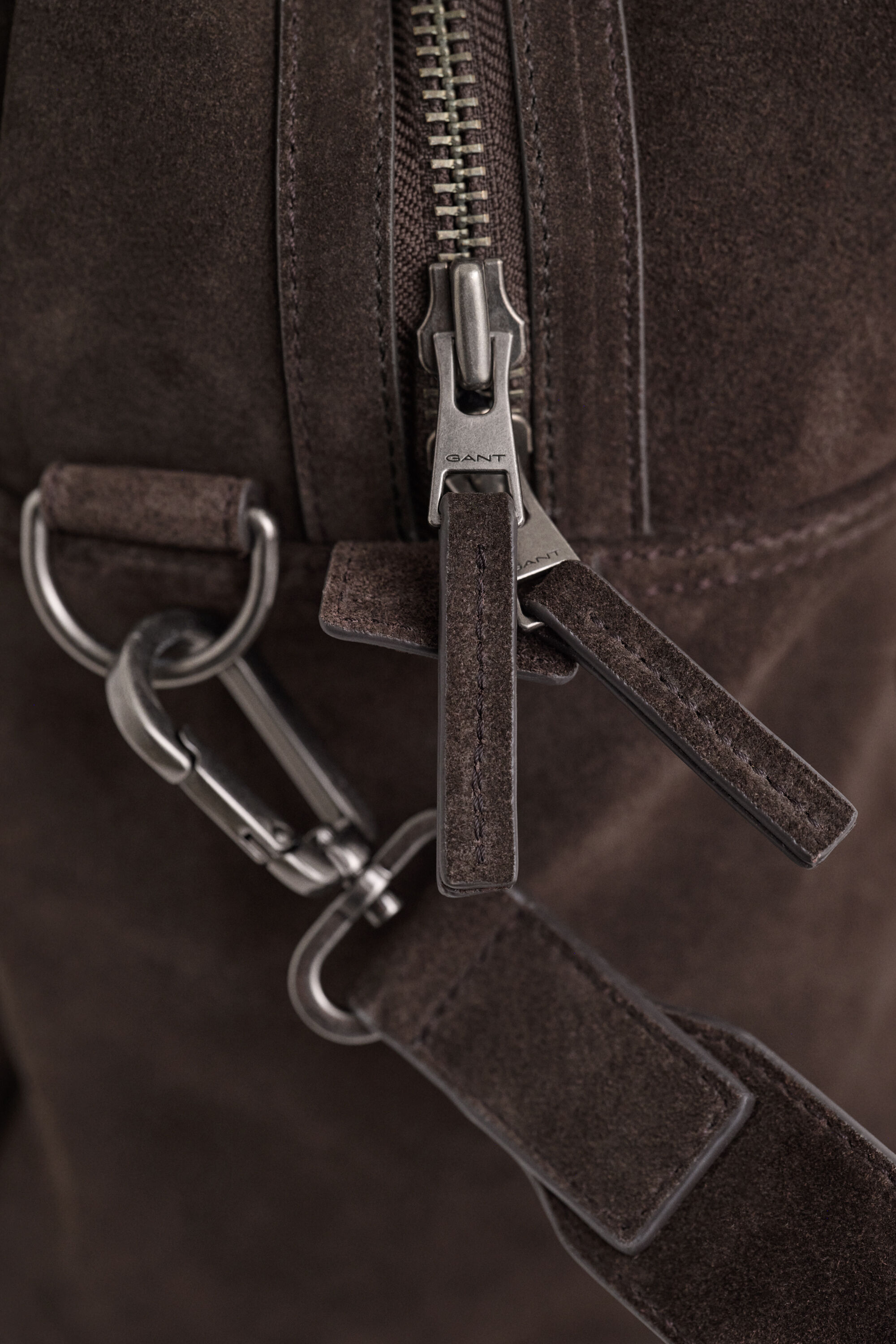 Duffel Bag aus Veloursleder