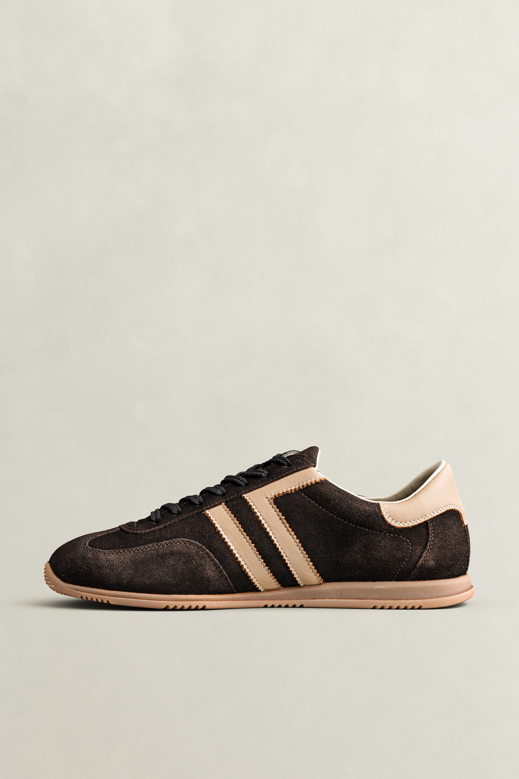 Spearclub Sneaker aus Veloursleder