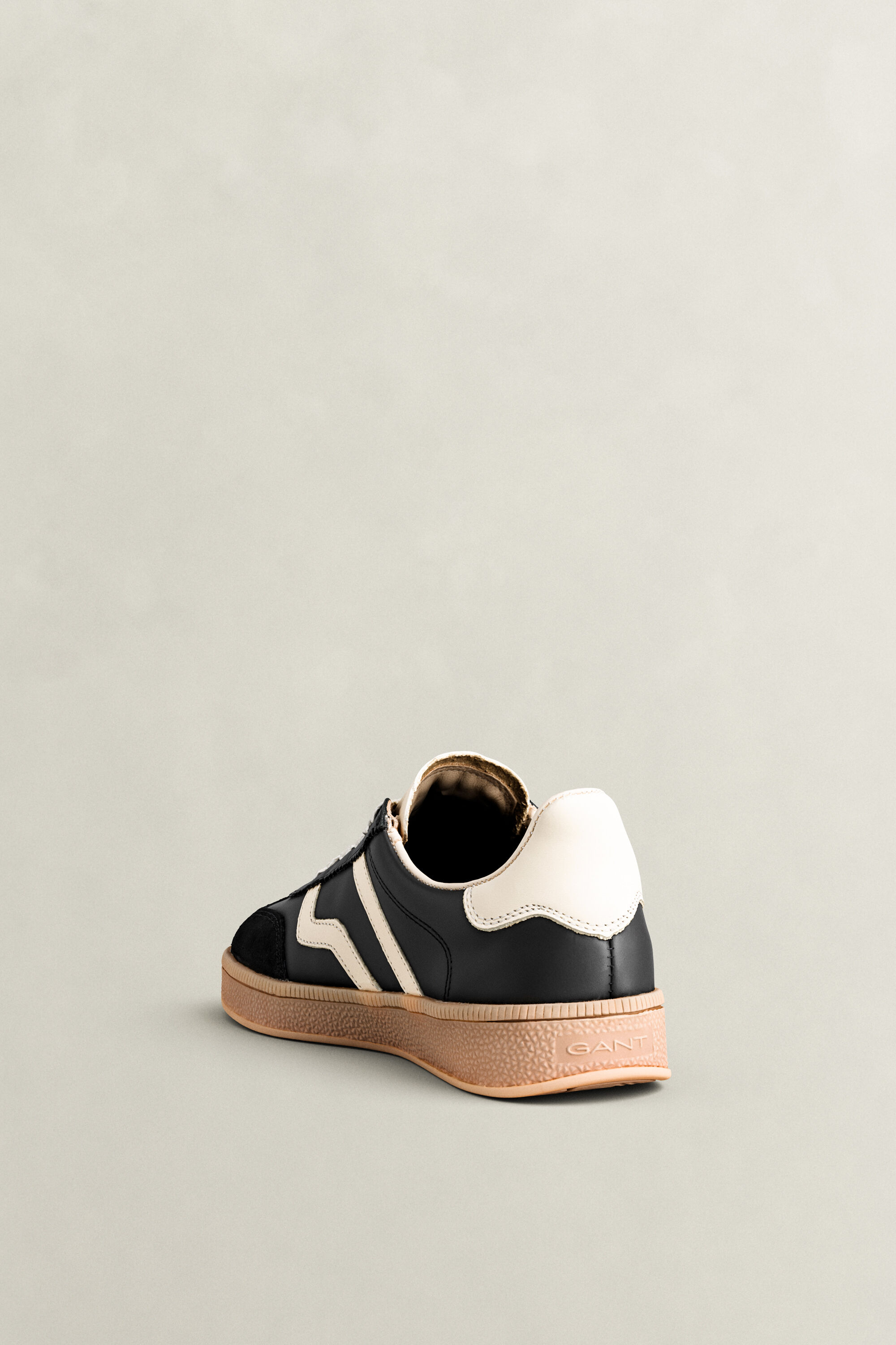 Cuzima Sneaker aus Veloursleder