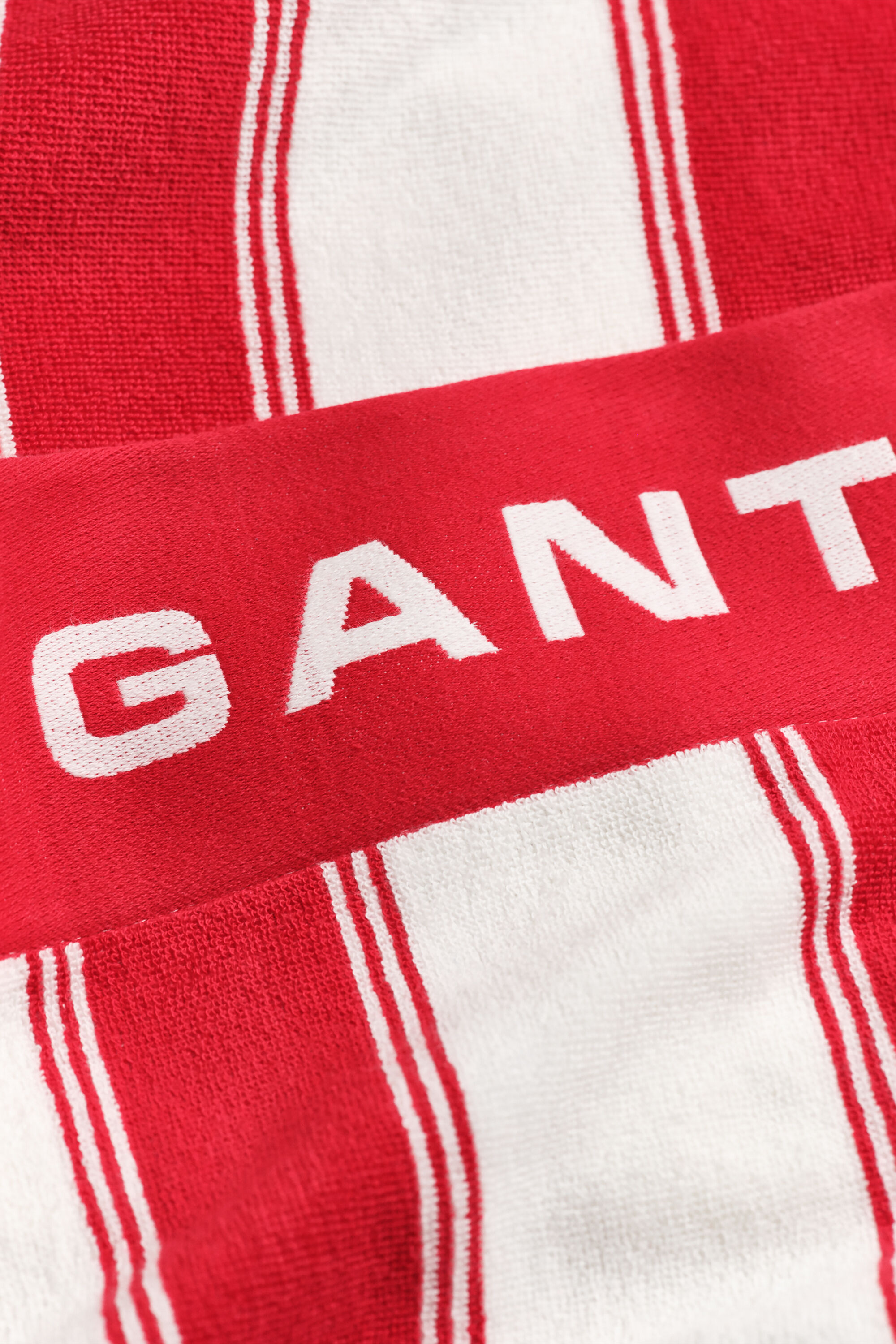 Strandtuch mit Yacht-Streifen