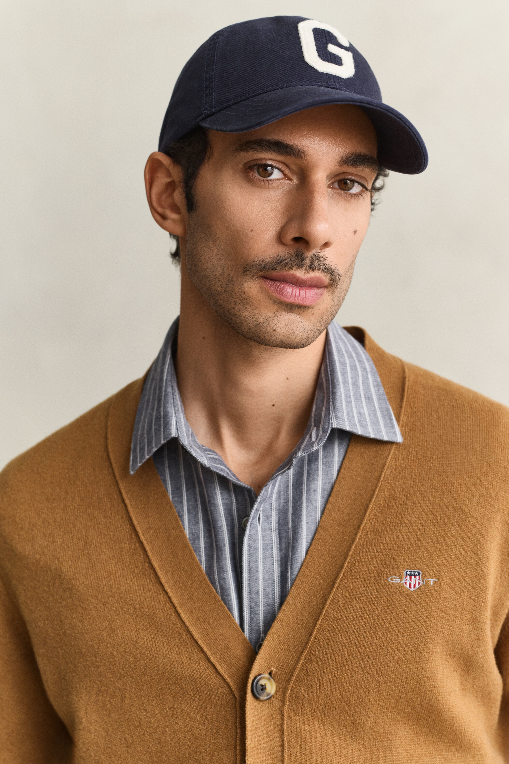 V-Neck Strickjacke aus Lambswool