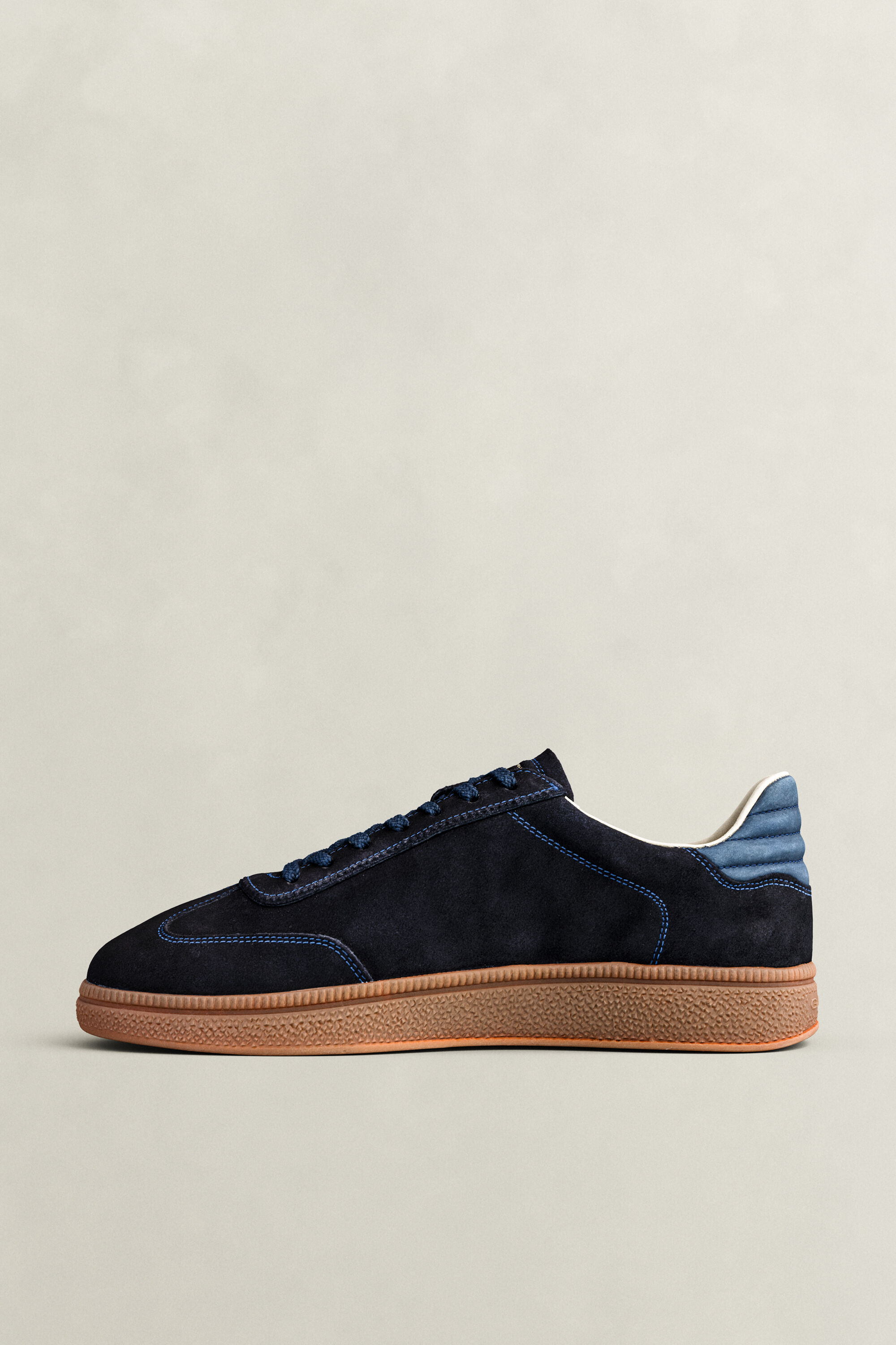 Cuzmo Sneaker aus Veloursleder