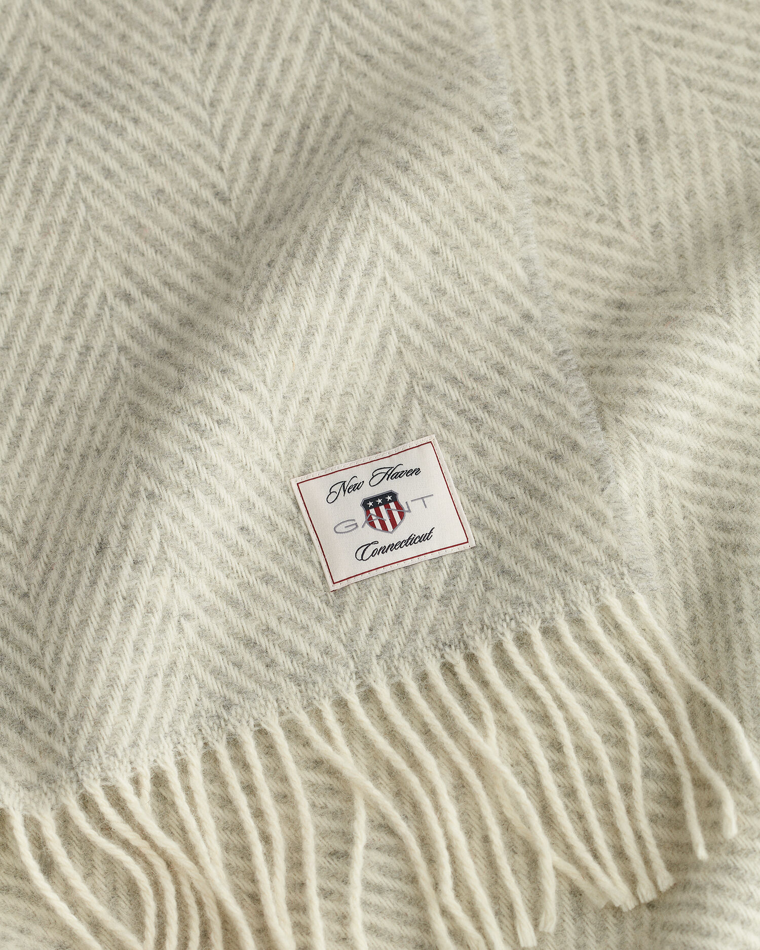 Wolldecke mit Fischgrätmuster