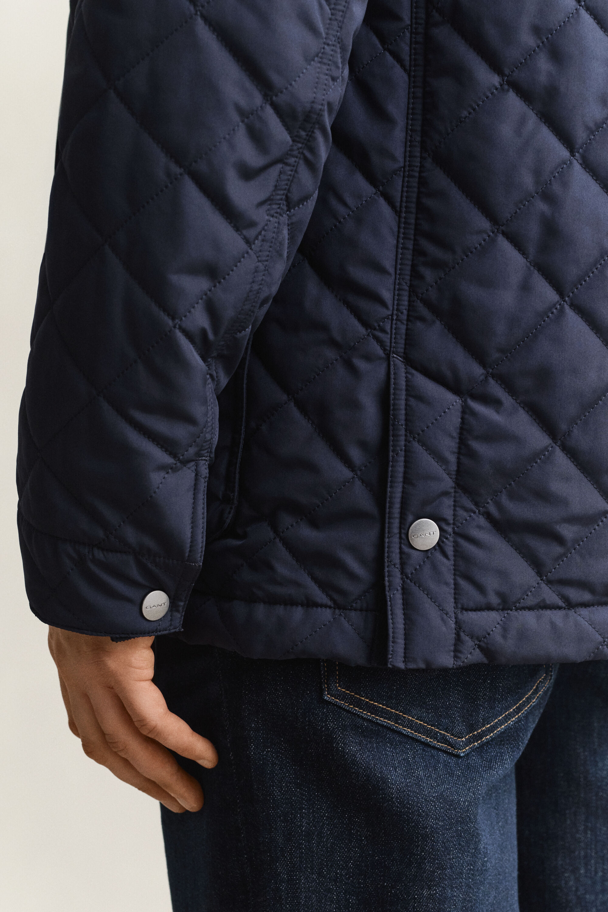 Mittellange Steppjacke