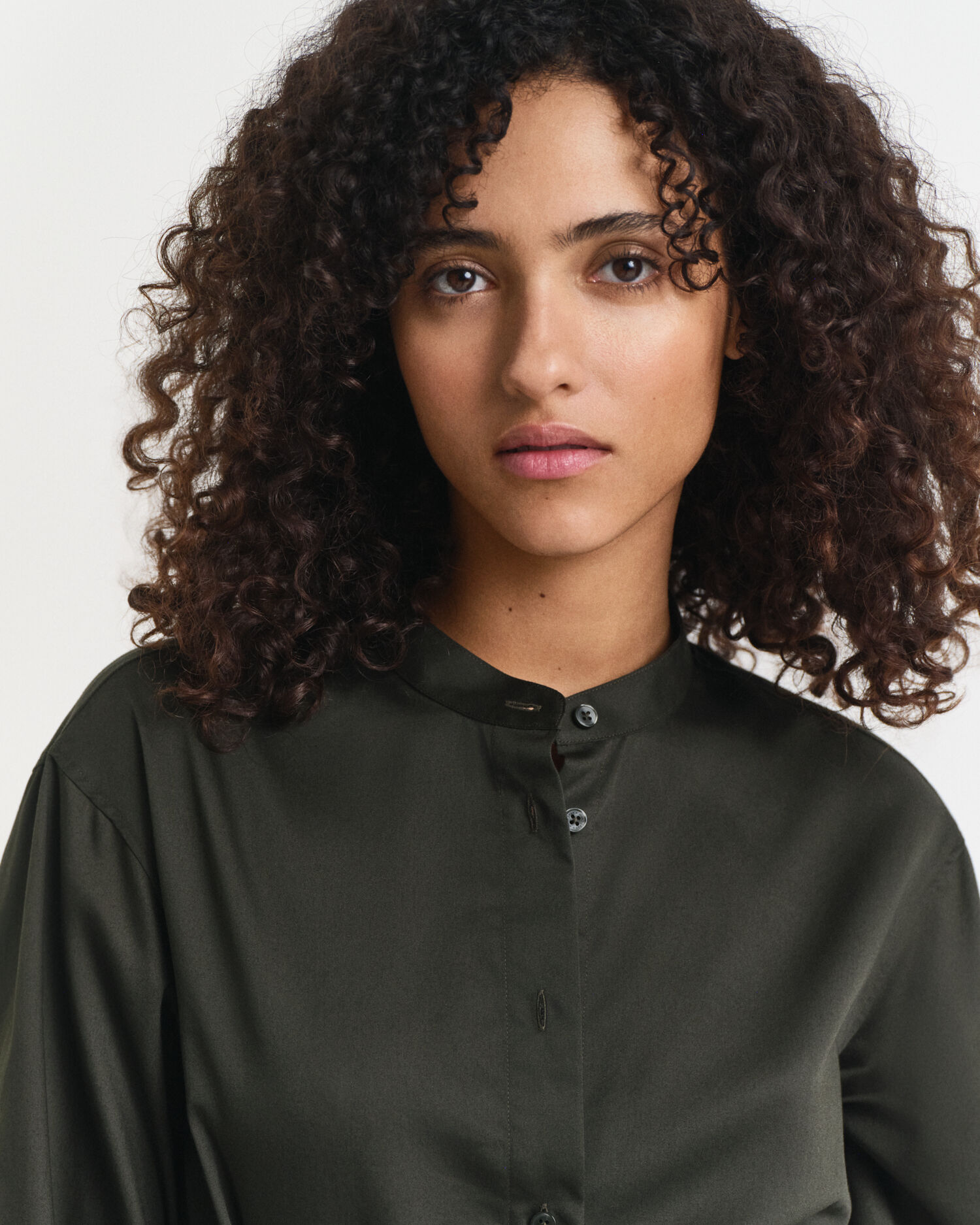 Langärmeliges Kleid aus Baumwollsatin