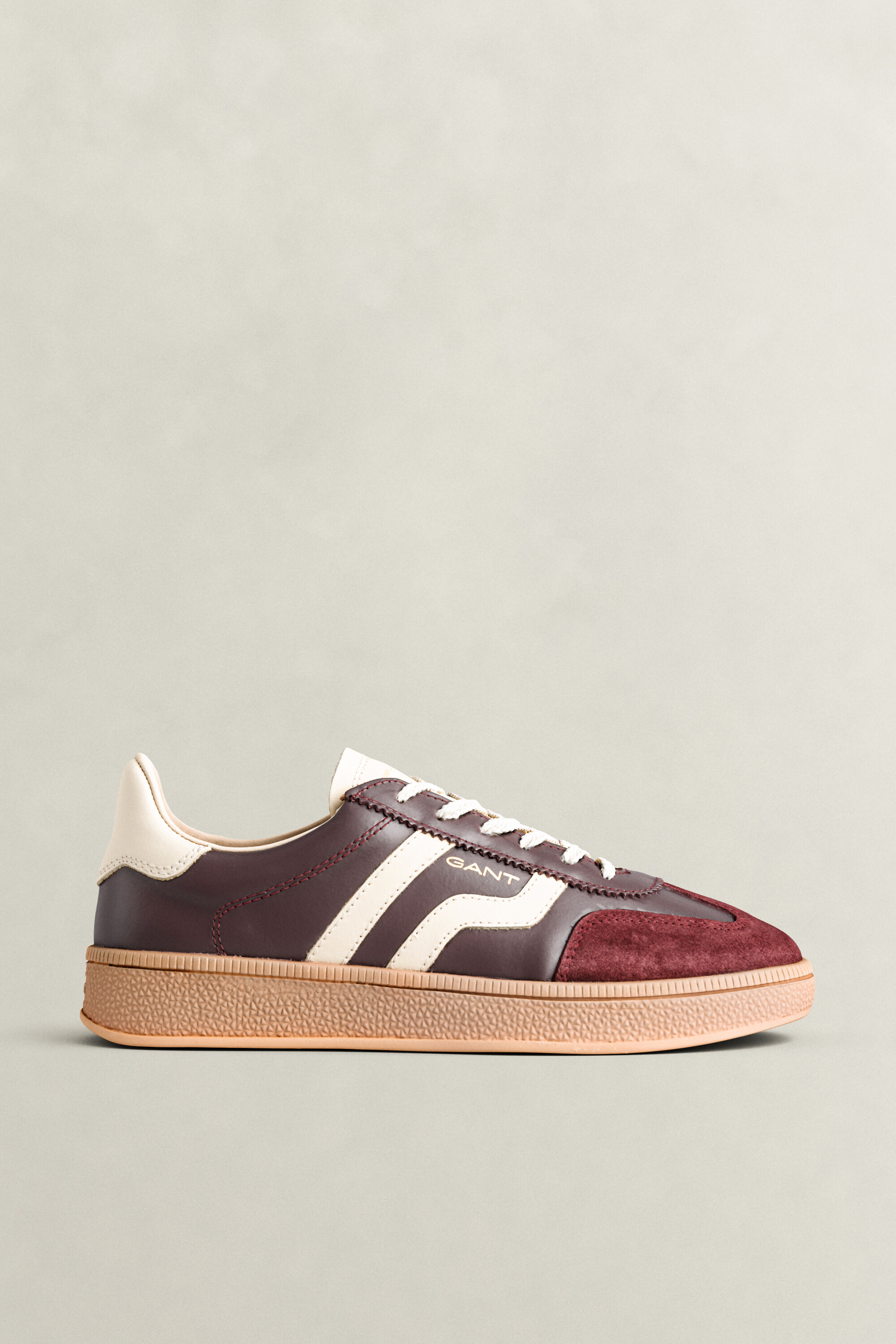 Cuzima Sneaker aus Veloursleder