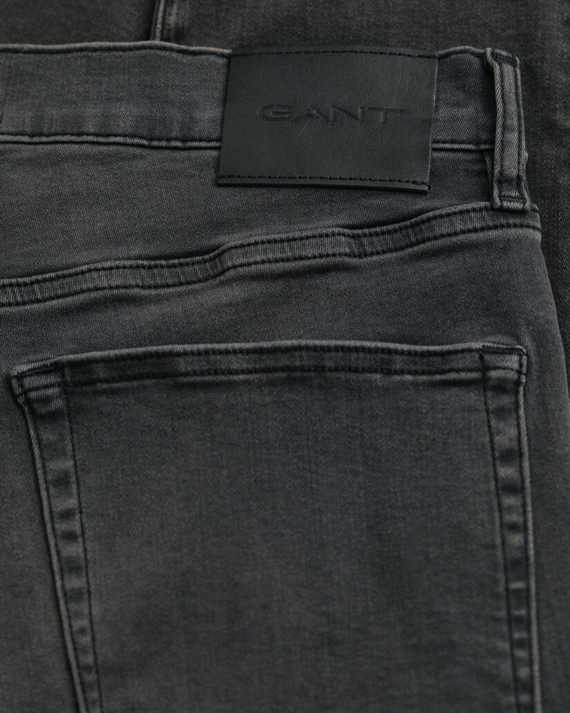 Extra Slim Fit Active Recover Jeans in Schwarz