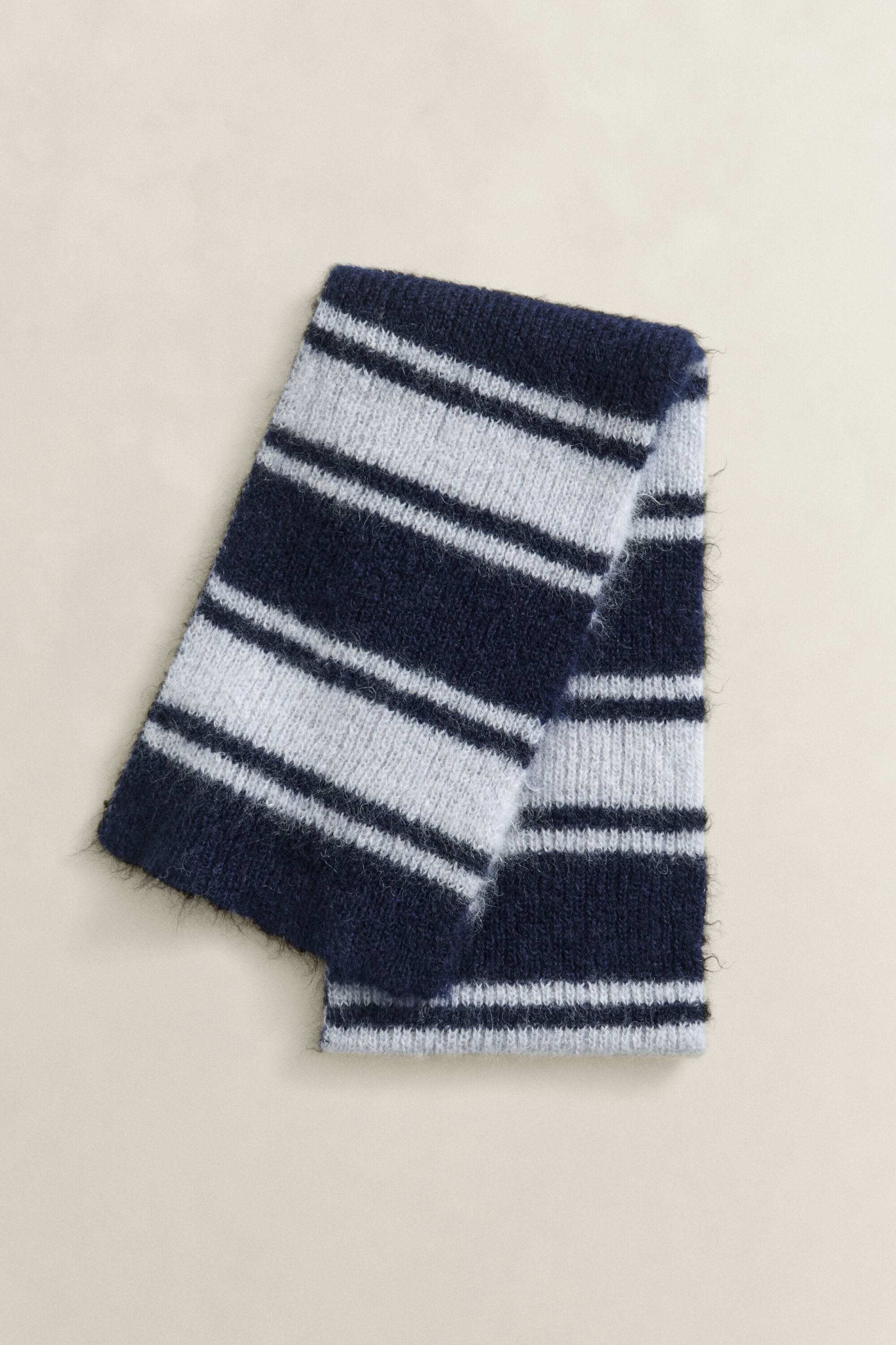 Gestreifter Mohair-Schal