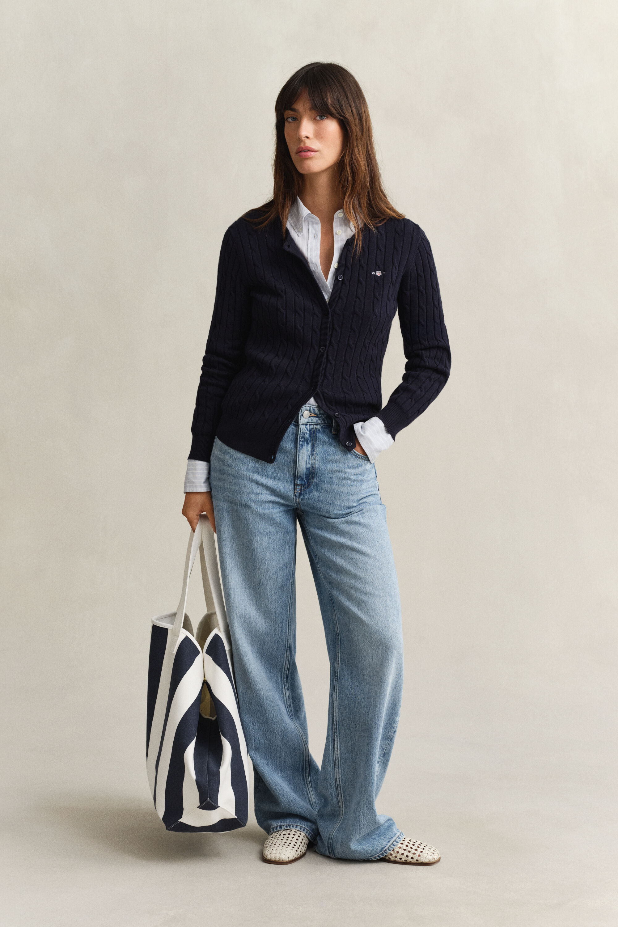 Strickjacke mit Zopfmuster