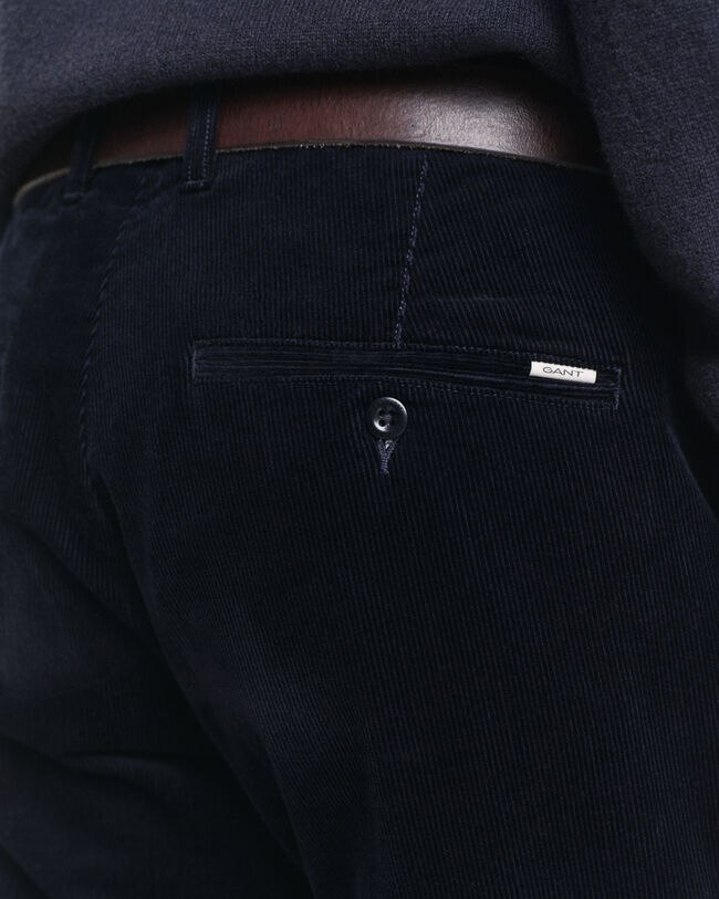 Slim Fit Cord Chinohose
