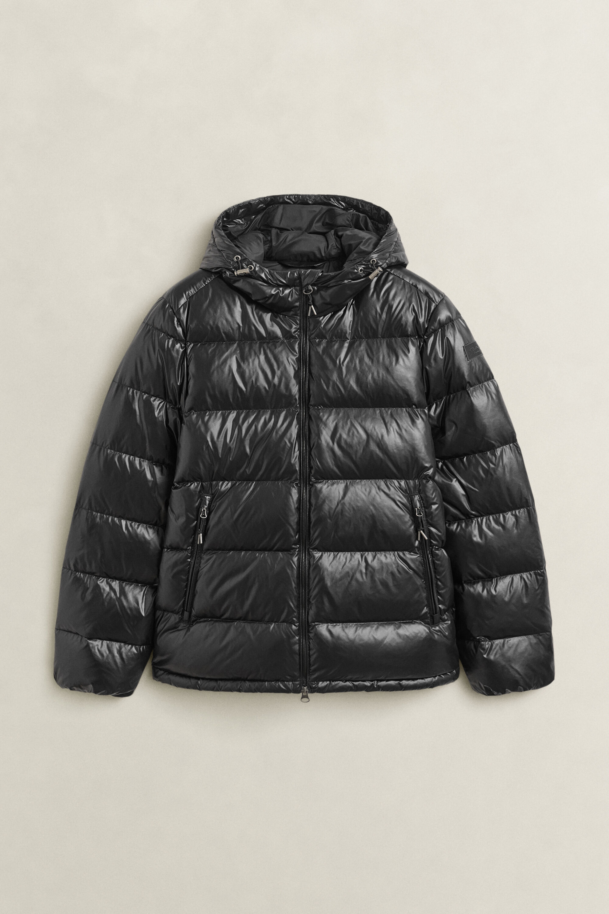 Glänzende Daunenjacke