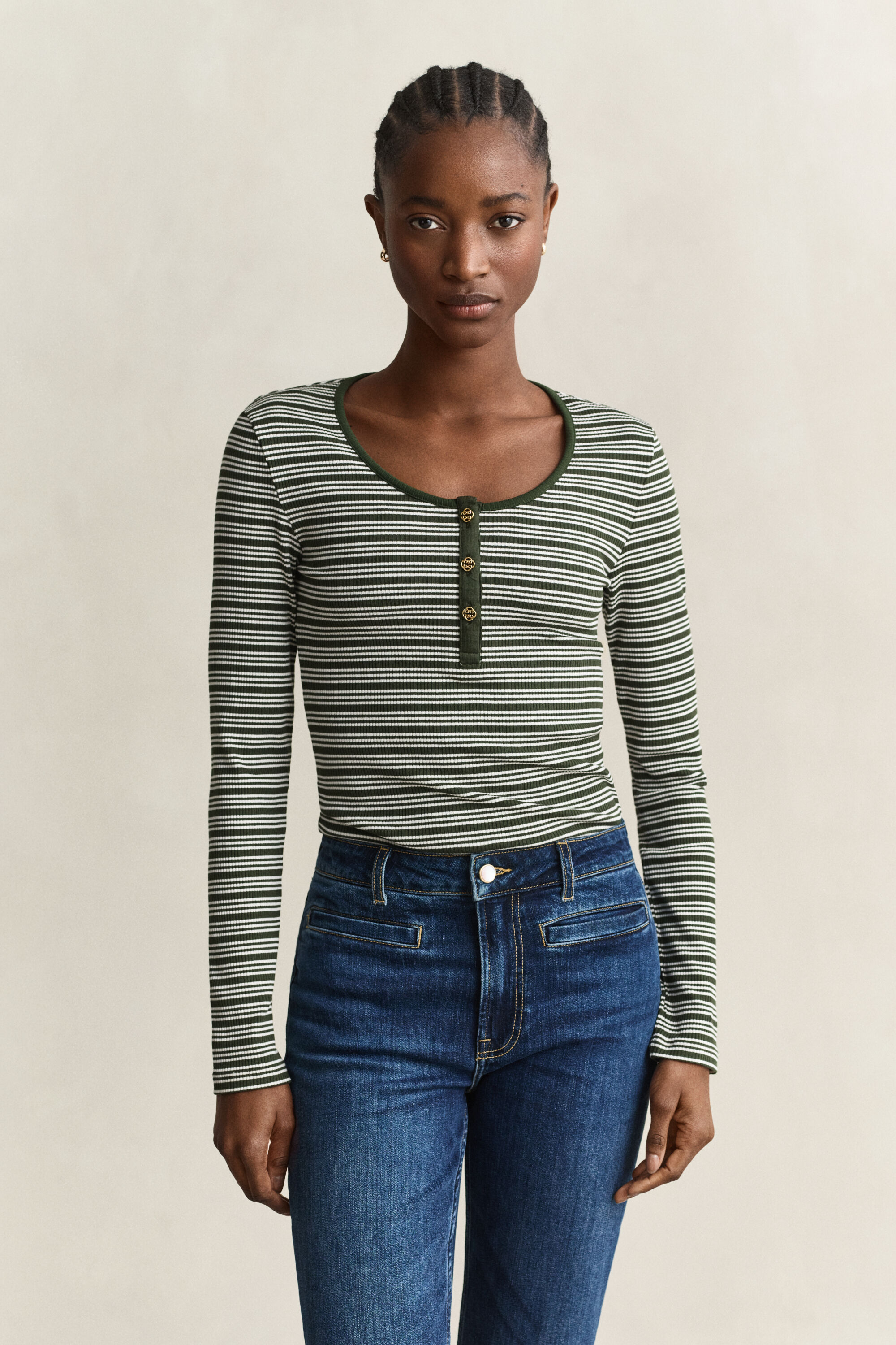 Geripptes langärmliges Henley-Shirt