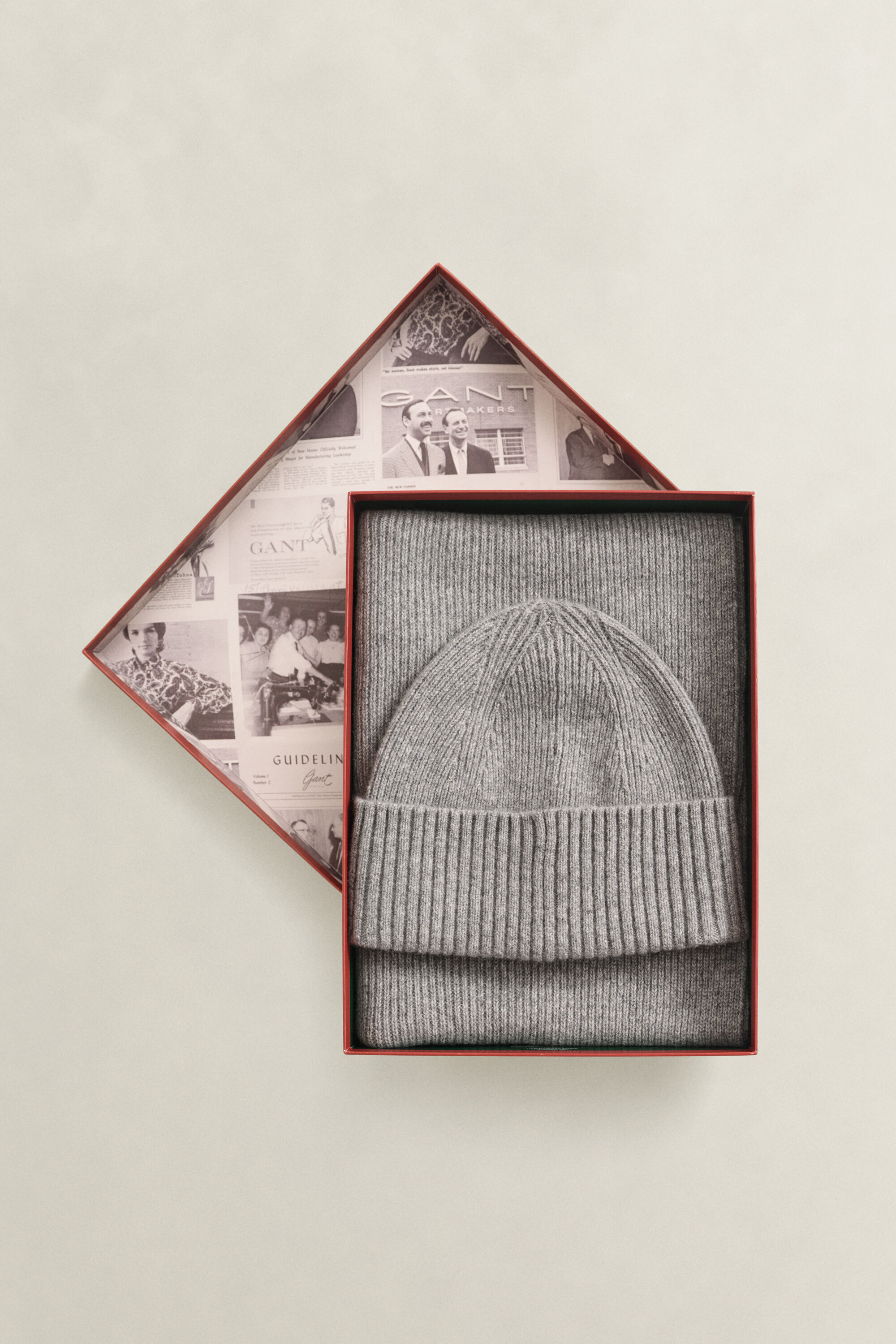 Schal und Beanie aus Kaschmir im Geschenkeset