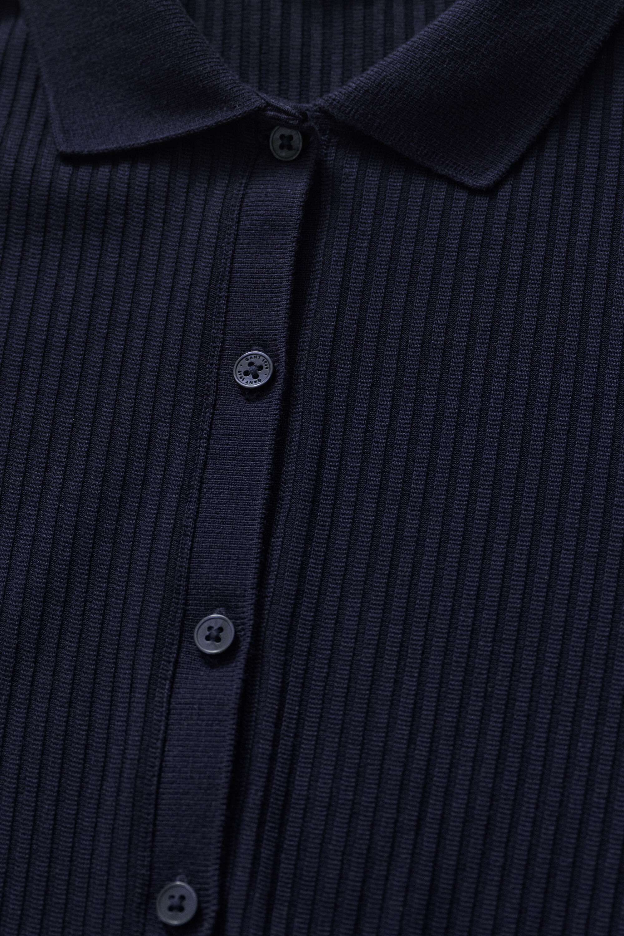 Geripptes Slim Fit Polokleid
