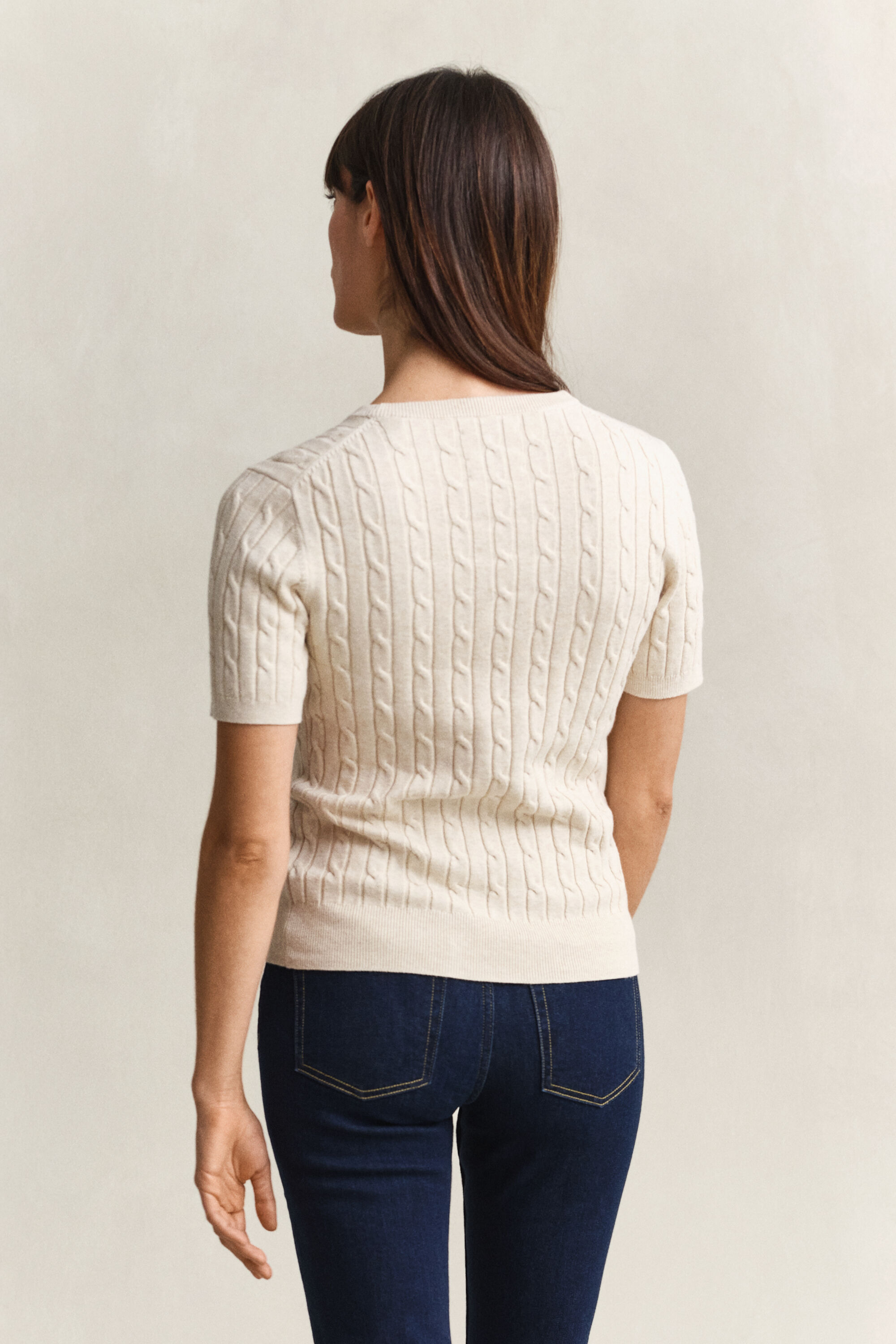 Kurzärmliger Zopfstrickpullover aus Baumwollstretch