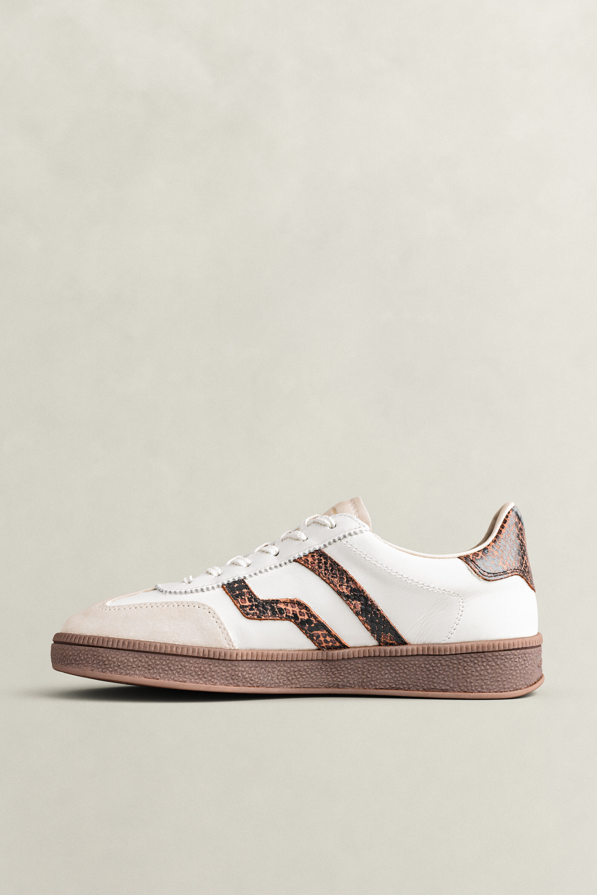 Cuzima Sneaker aus Veloursleder