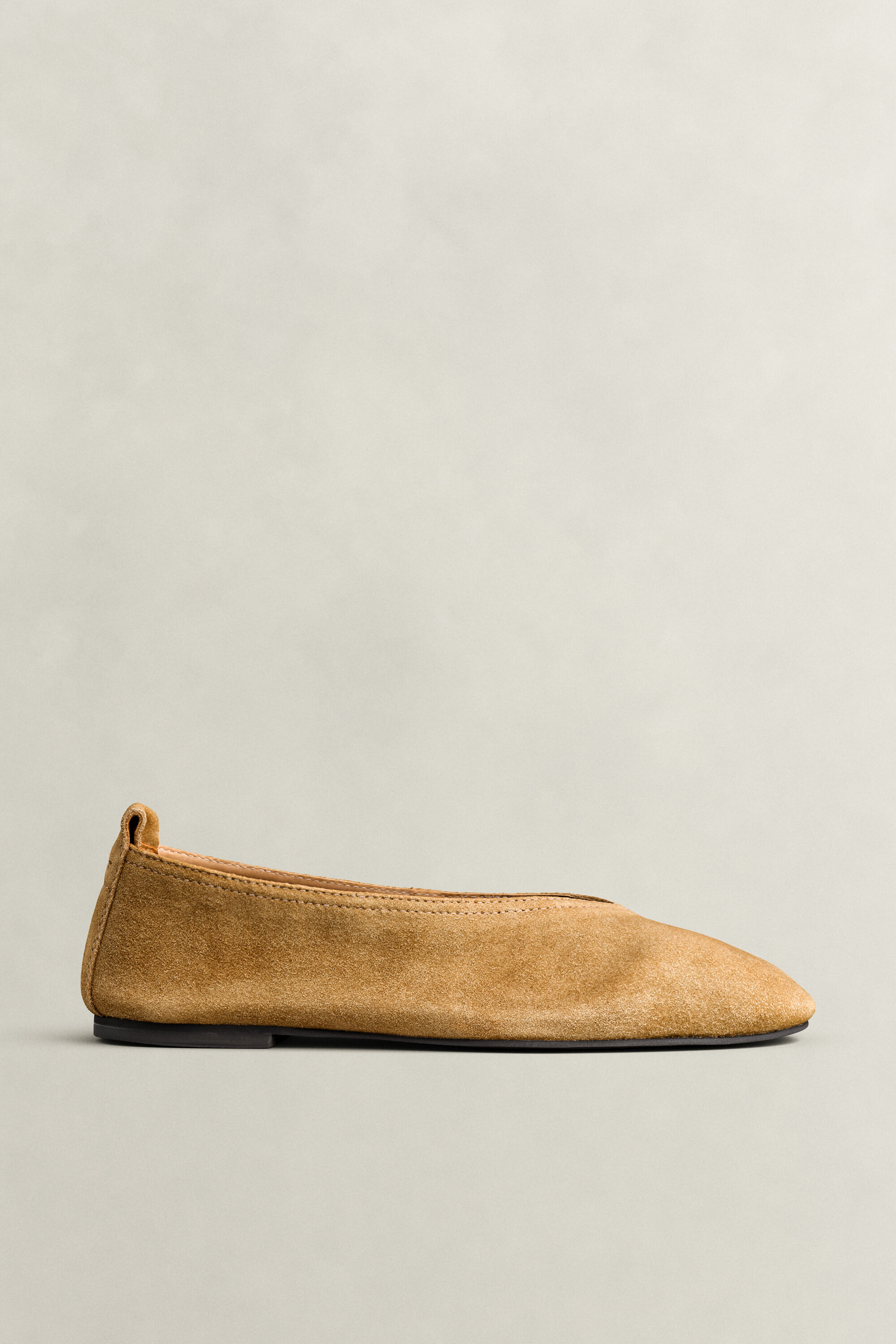 Chadii Ballerina aus Veloursleder