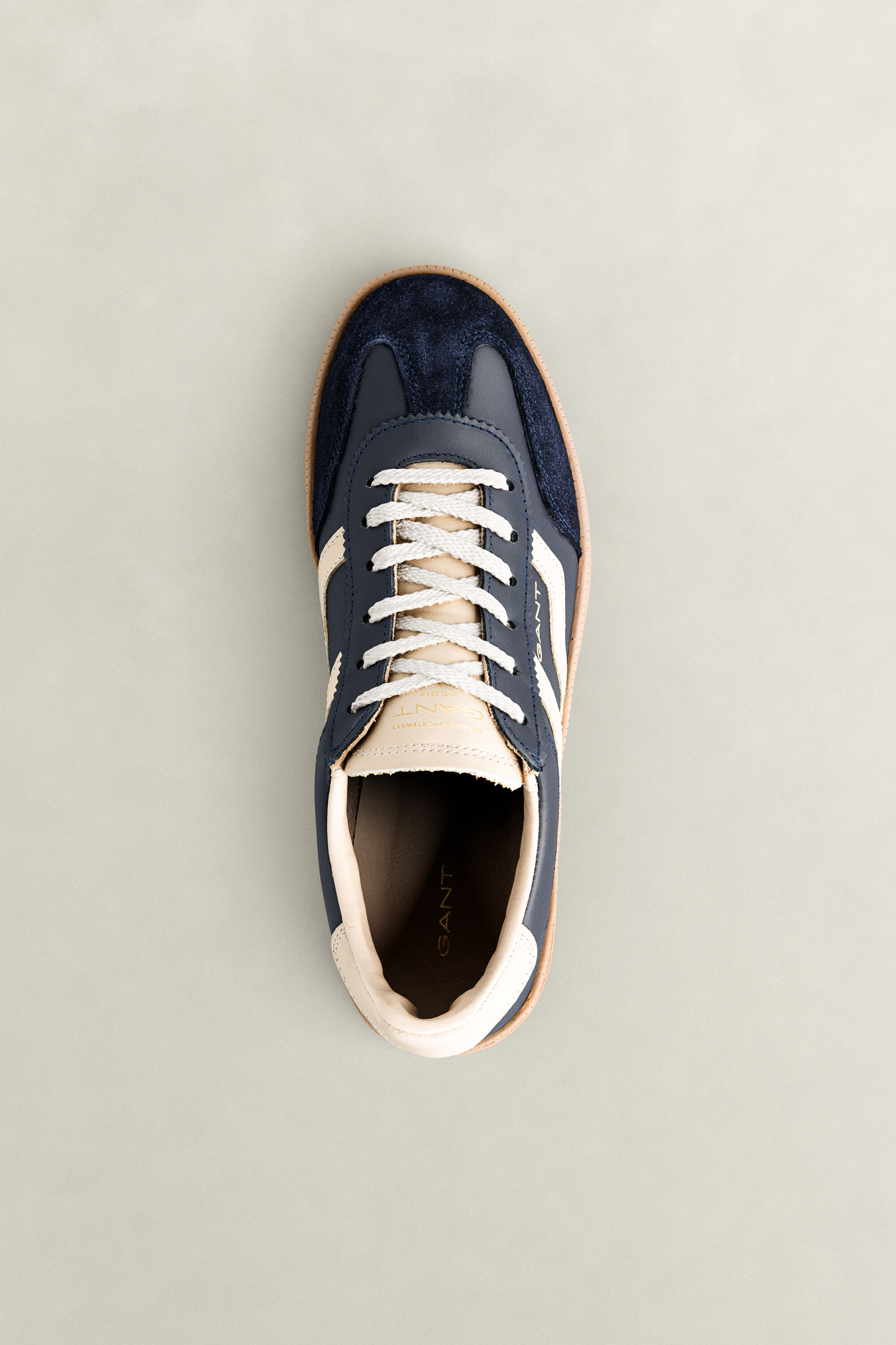 Cuzima Sneaker aus Veloursleder