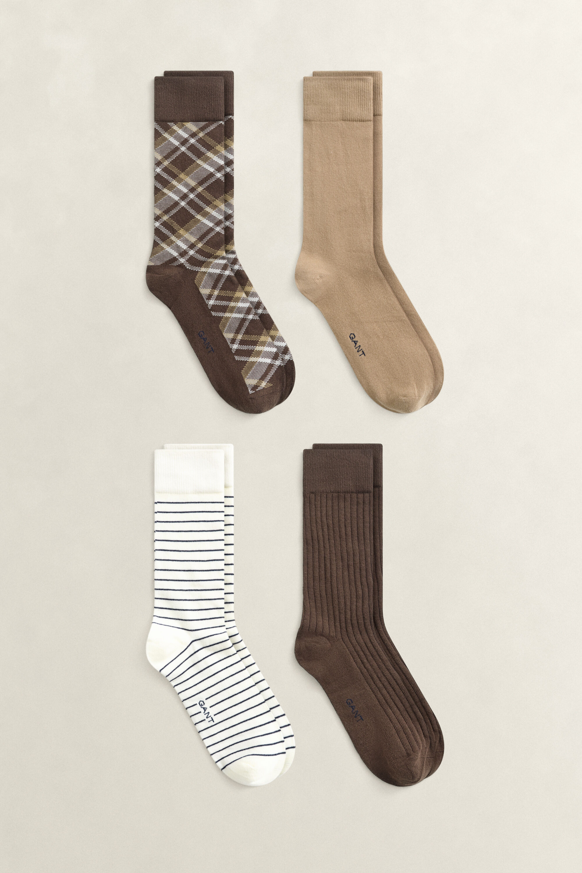 Viererpack karierte Socken in Geschenkbox