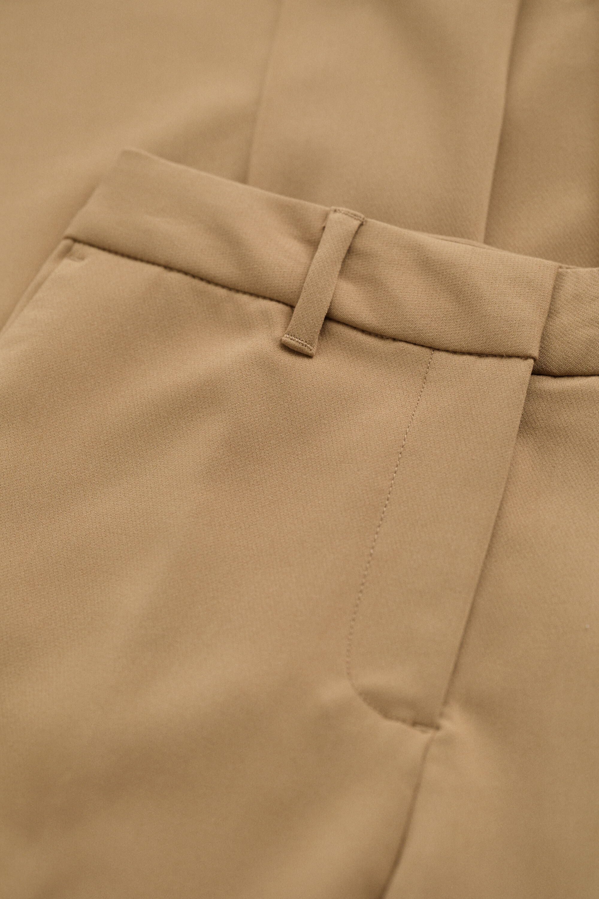 Ausgestelle Slim Fit Slacks