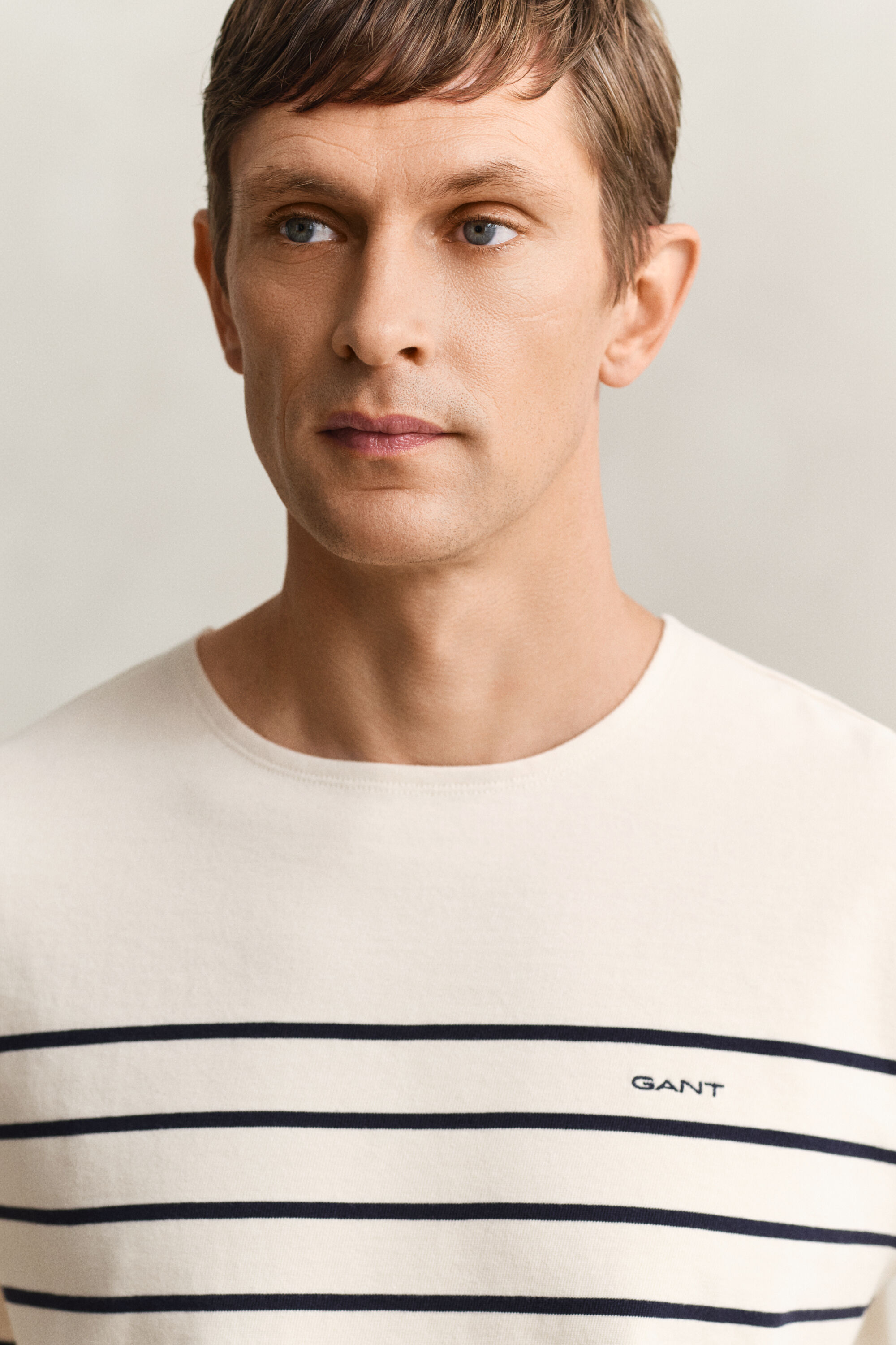 T-Shirt mit platziertem Streifenmotiv