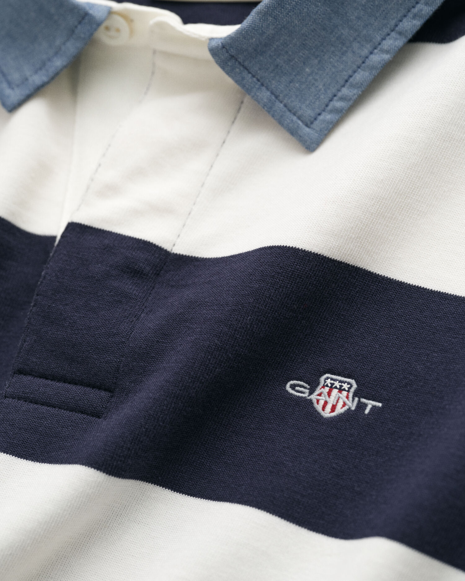 Gestreiftes Heavy Rugger mit Chambray-Kragen