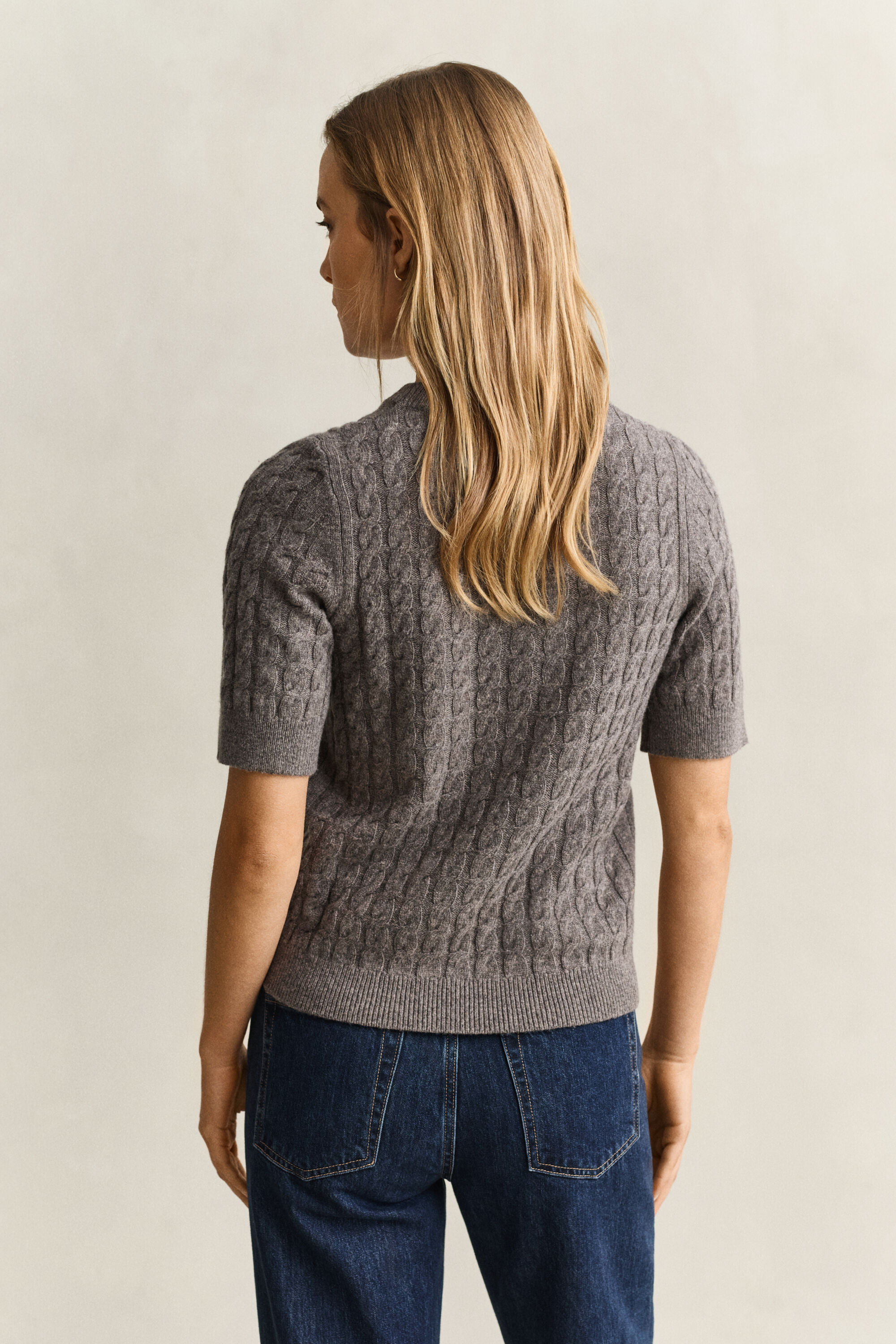 Kurzarmpullover mit Zopfmuster aus Woll-Kaschmir-Mix