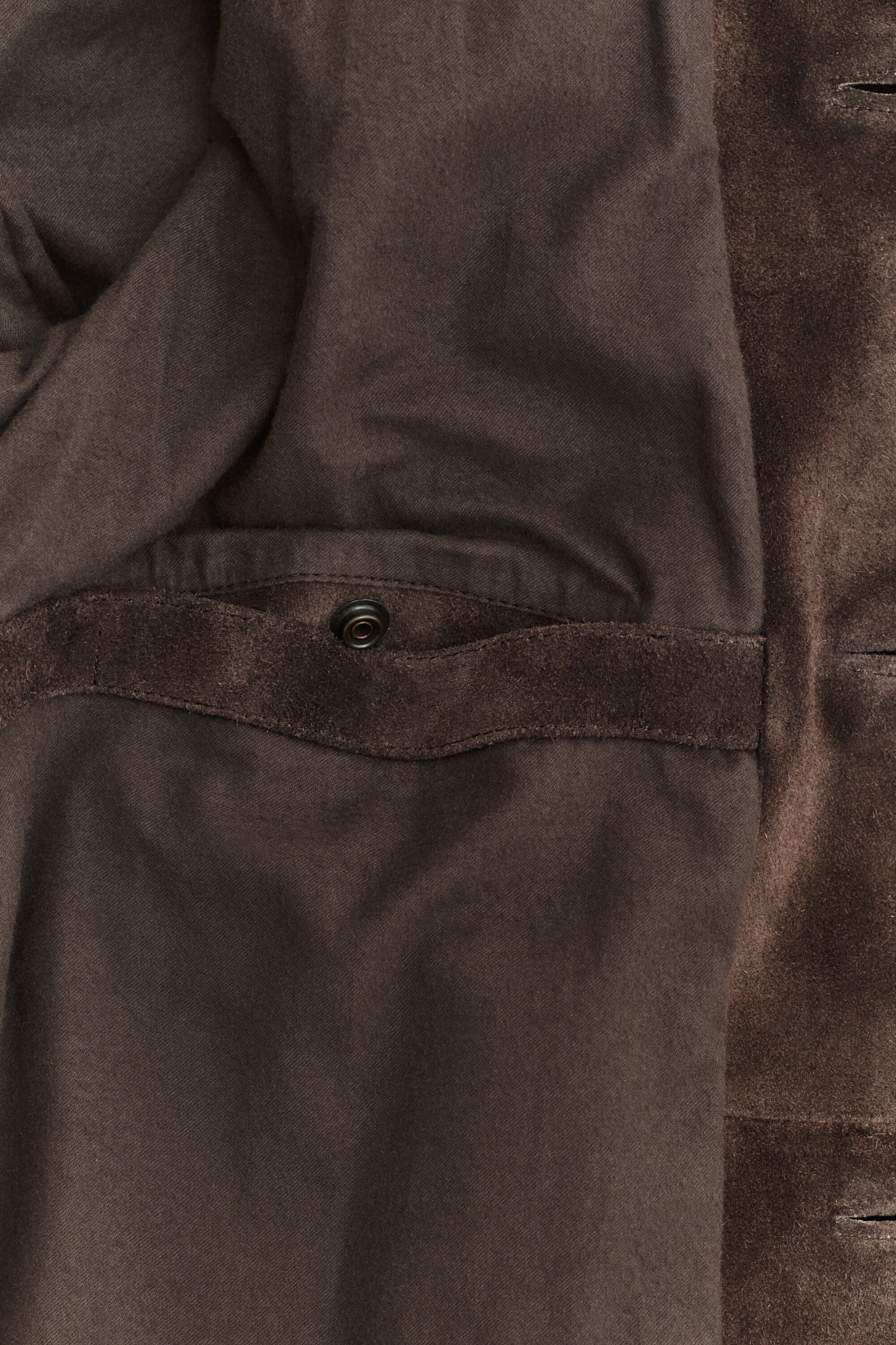 Mittellange Jacke aus Veloursleder