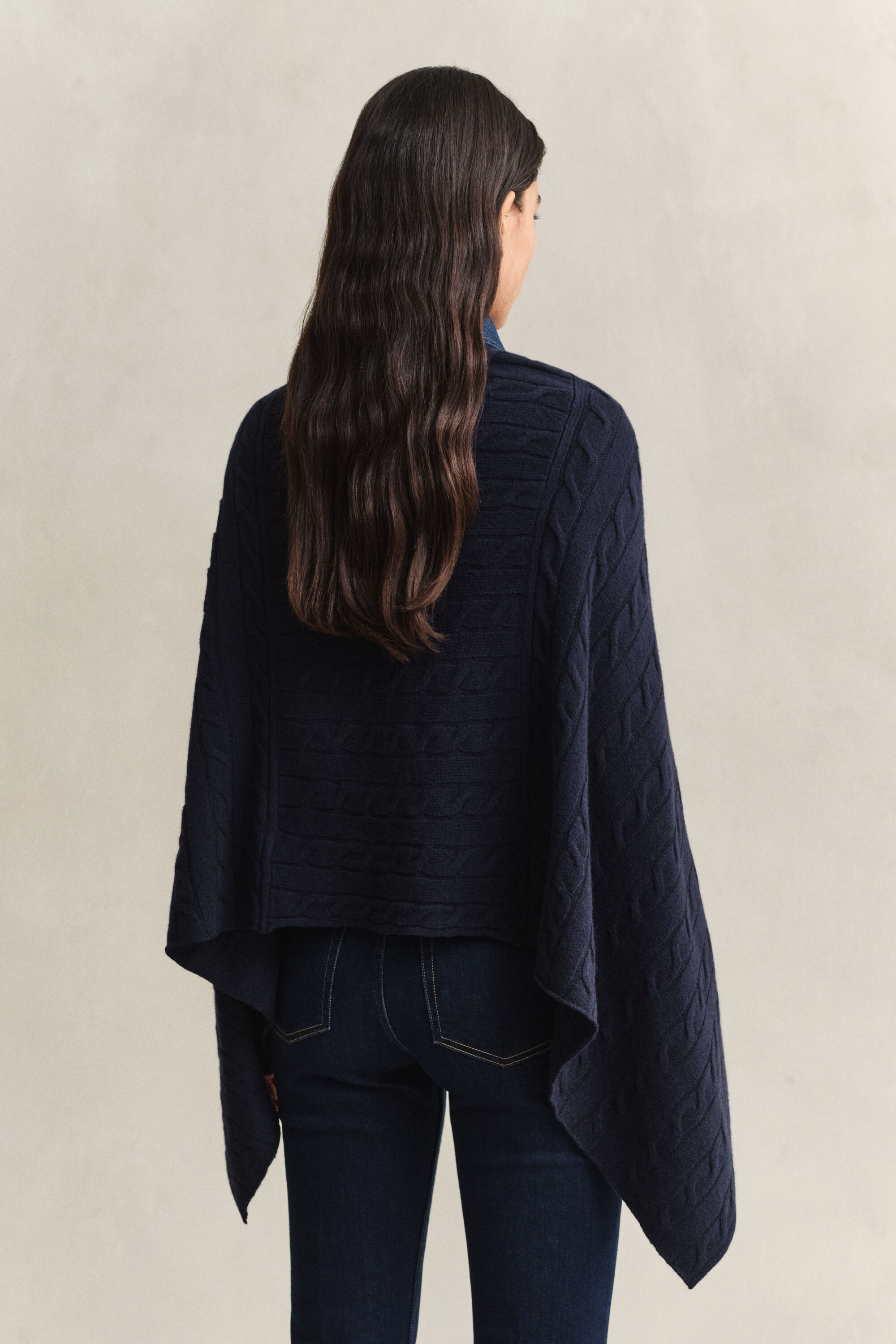 Zopfstrick Poncho aus Wolle