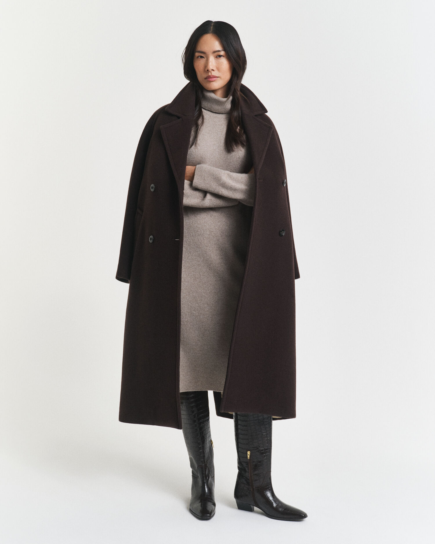 Rollkragenkleid mit Strickdetails