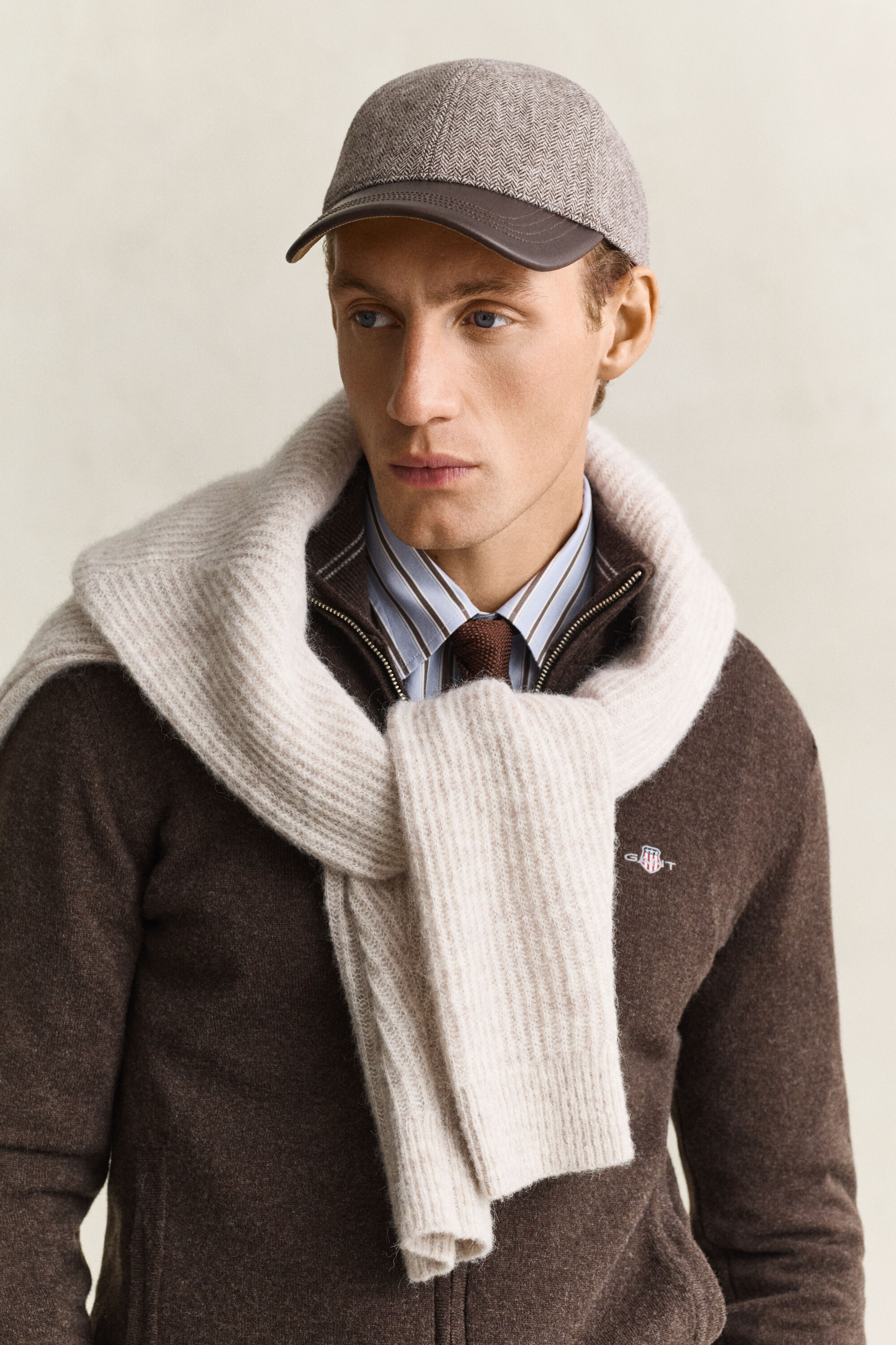 Cap aus Wollmix mit Lederschirm