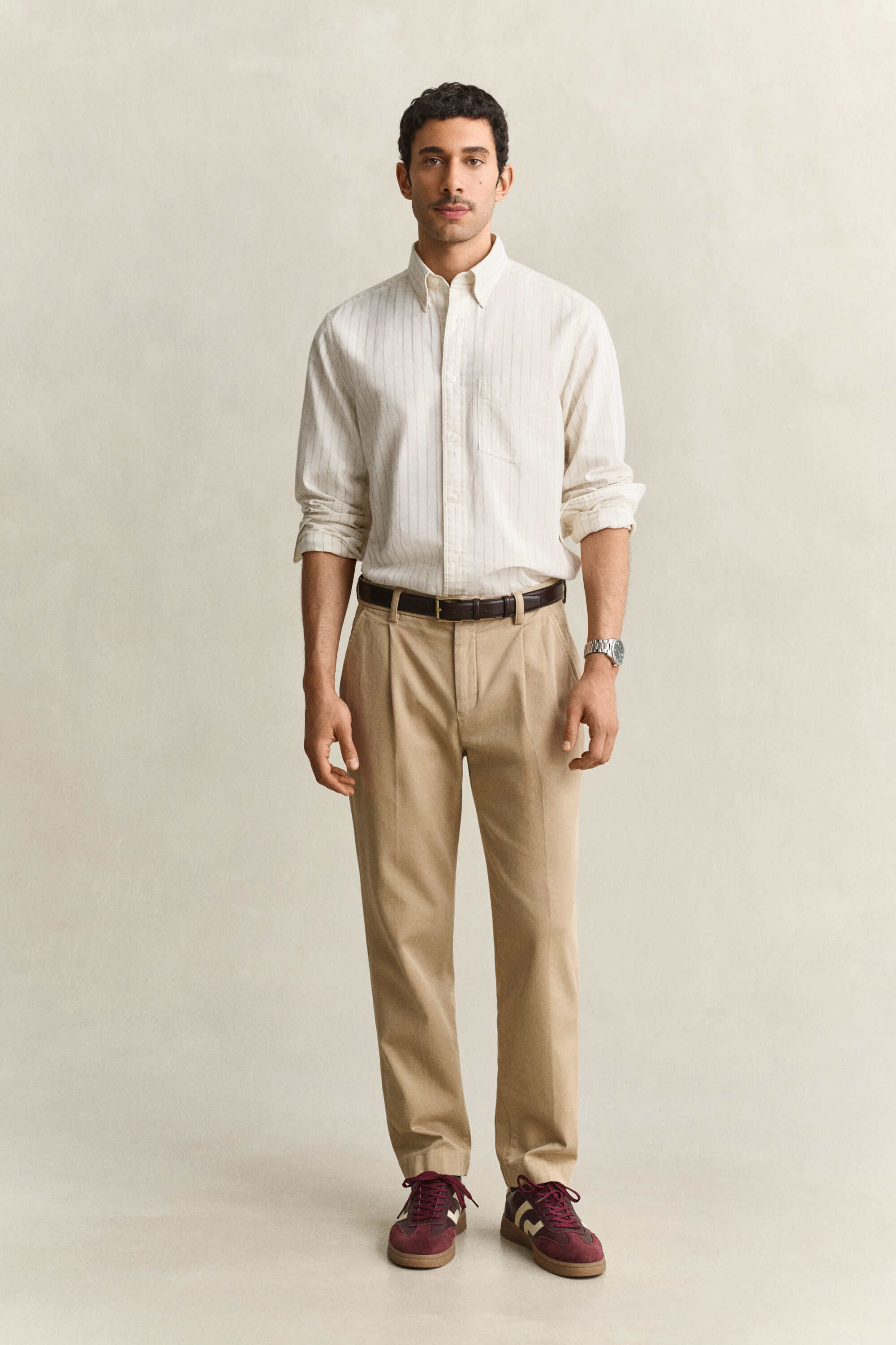 Schmal zulaufende Chinohose