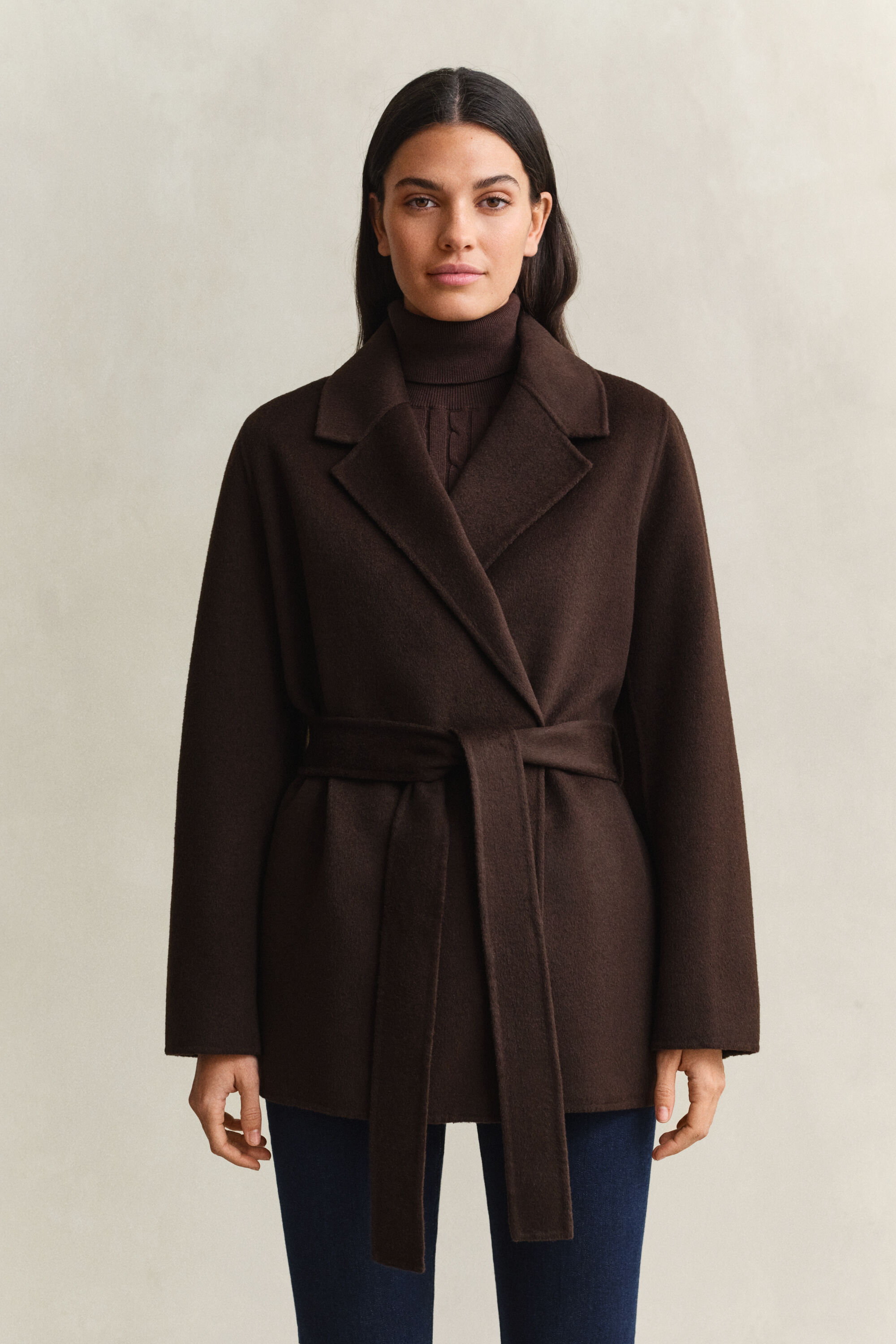 Handgenähte Jacke mit Gürtel