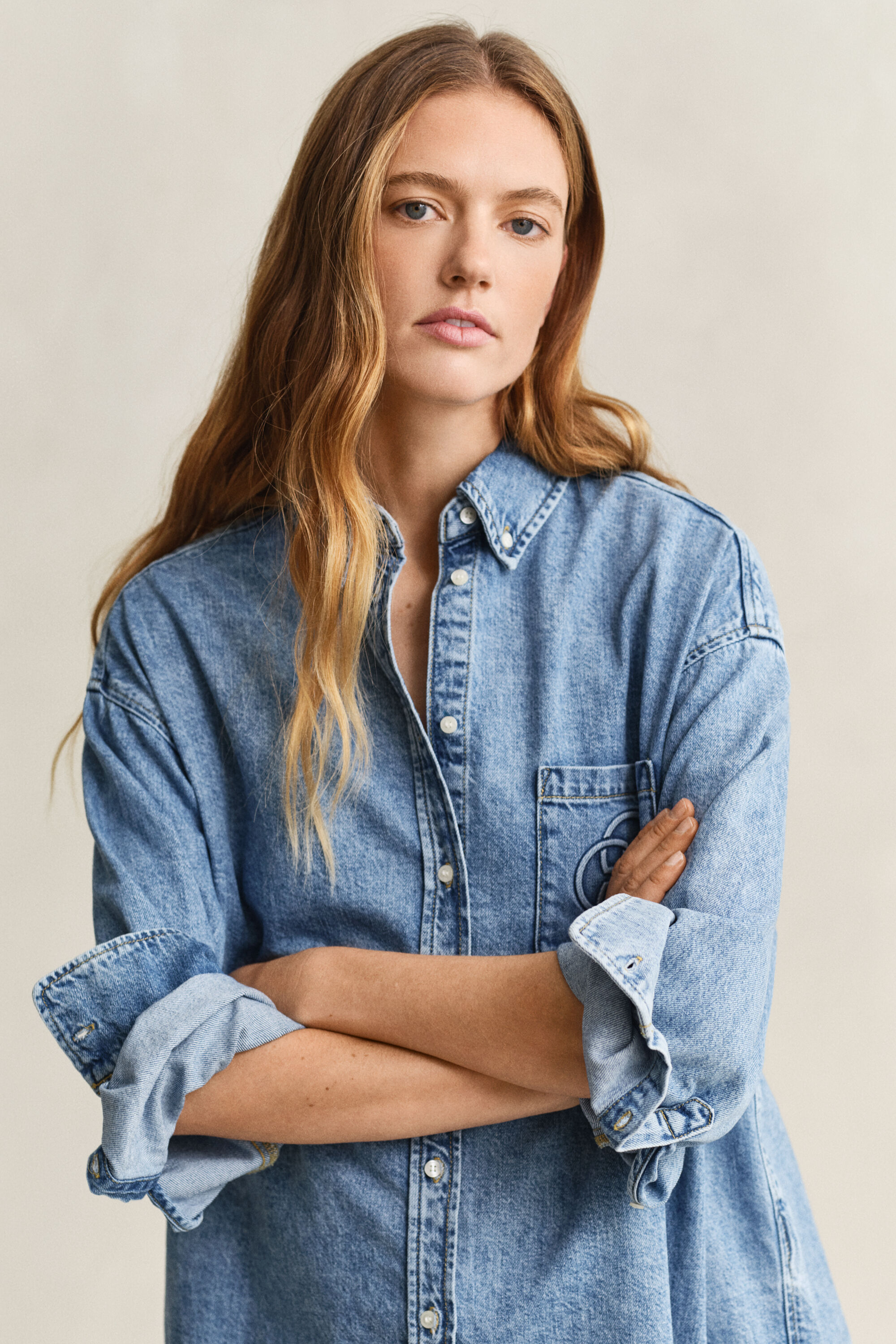 Jeansbluse mit Stickerei