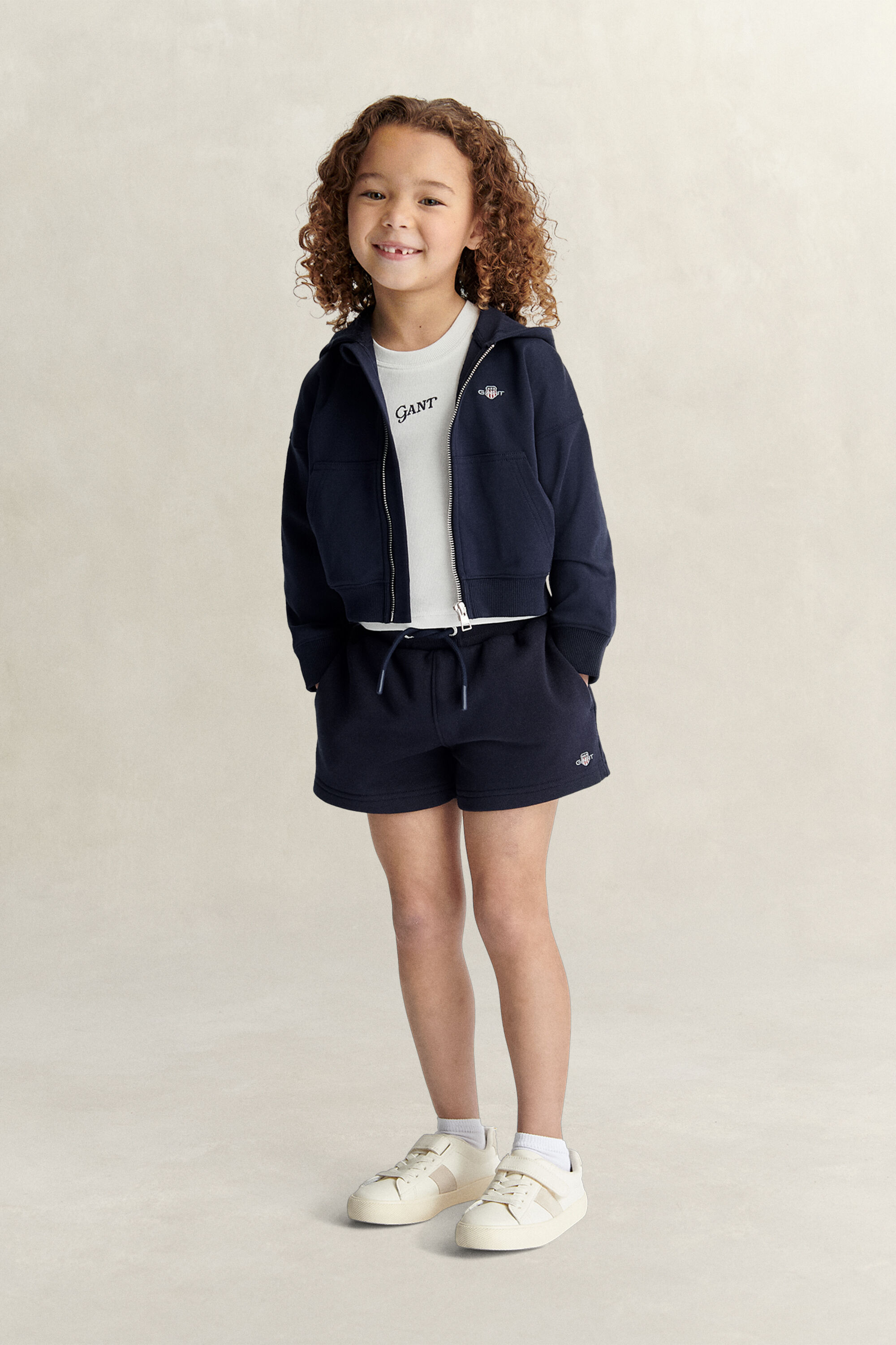 Girls Verkürzte Shield Sweatjacke