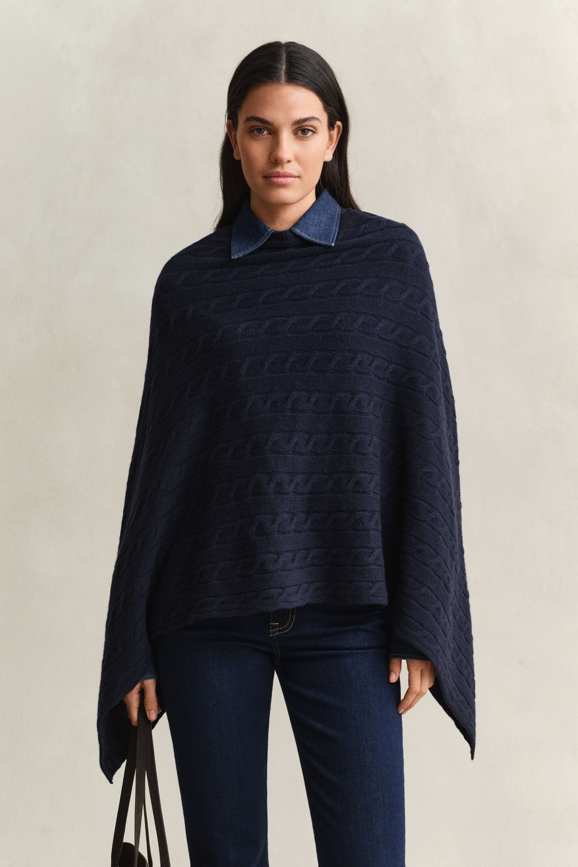 Zopfstrick Poncho aus Wolle