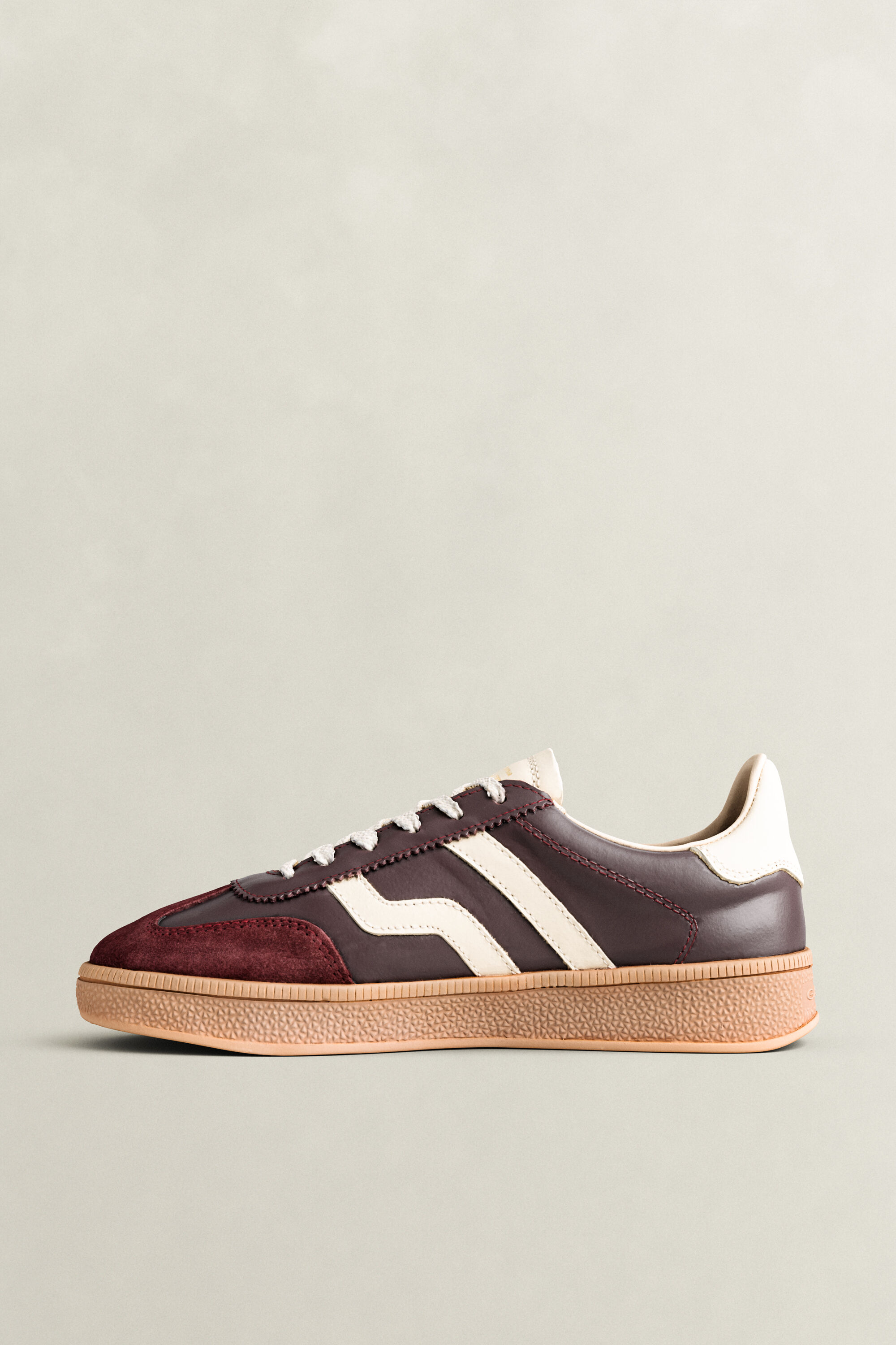 Cuzima Sneaker aus Veloursleder