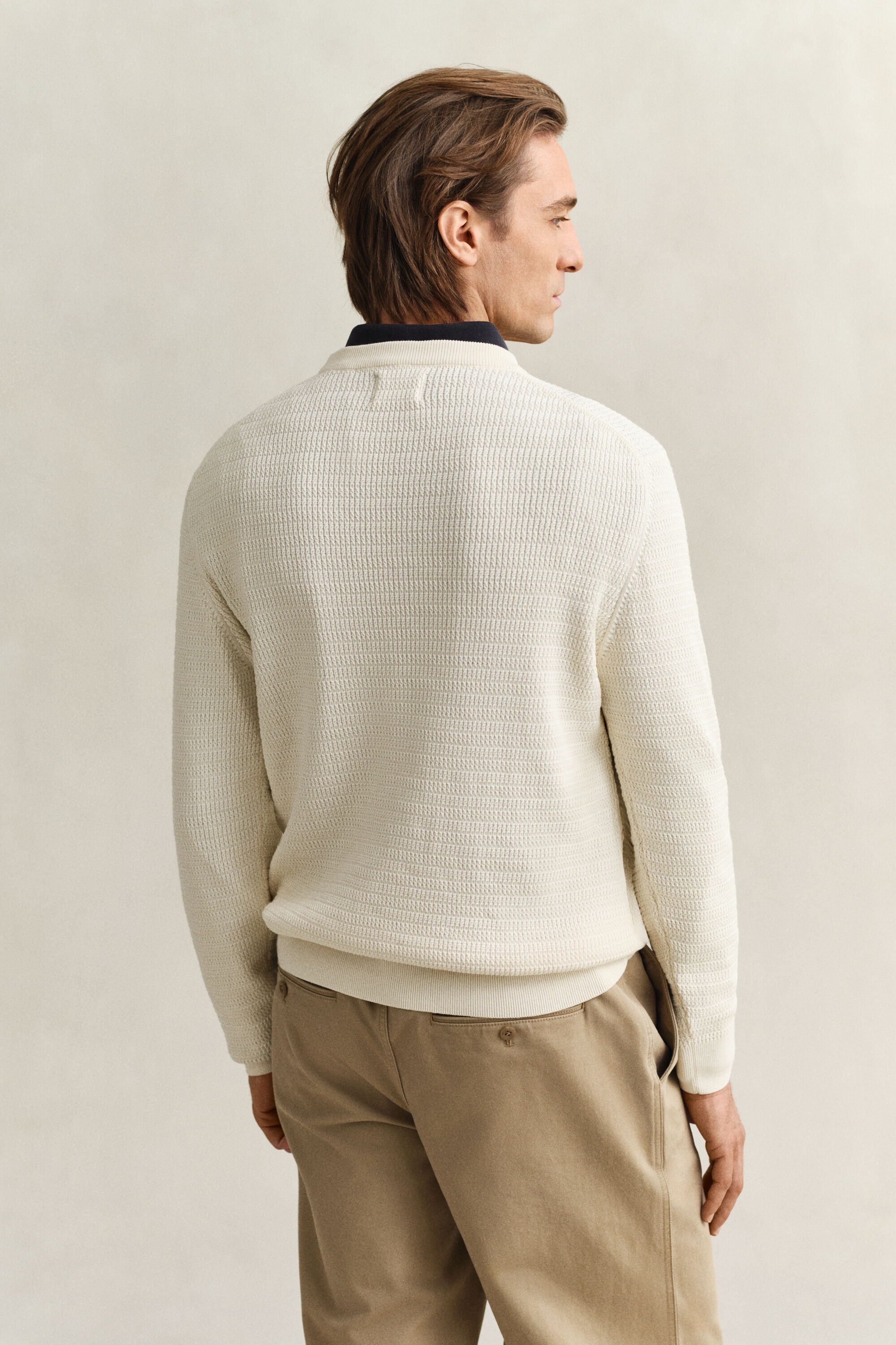 Rundhalspullover mit Mini-Zopfmuster