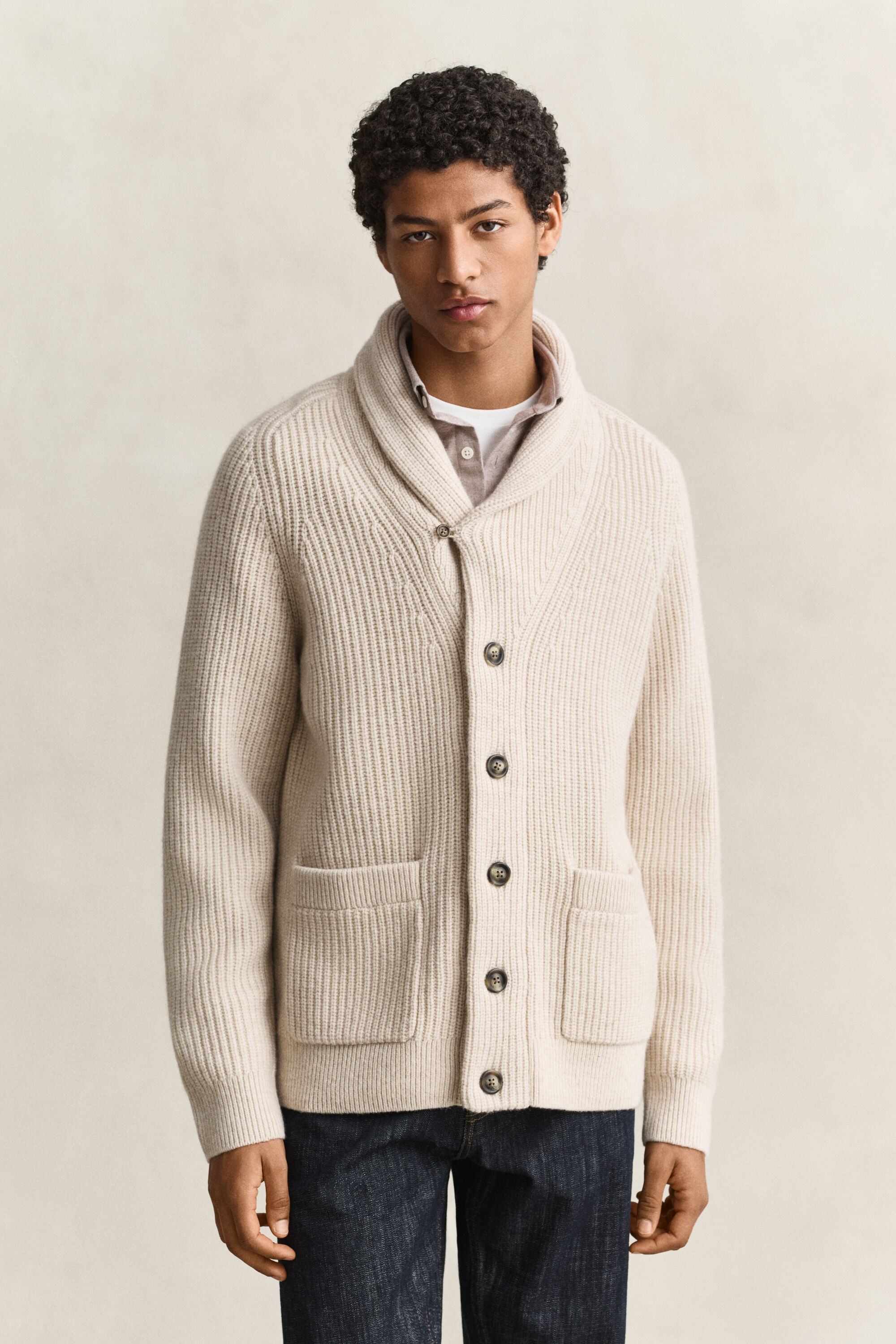 Gerippte Strickjacke aus Wollgemisch
