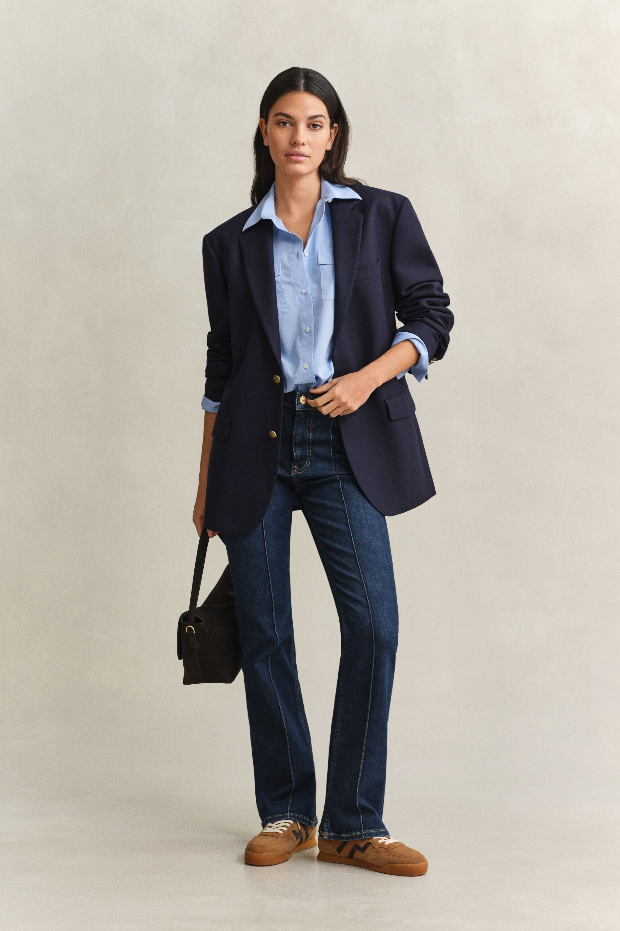Ausgestellte Slim Fit Jeans mit Biesen
