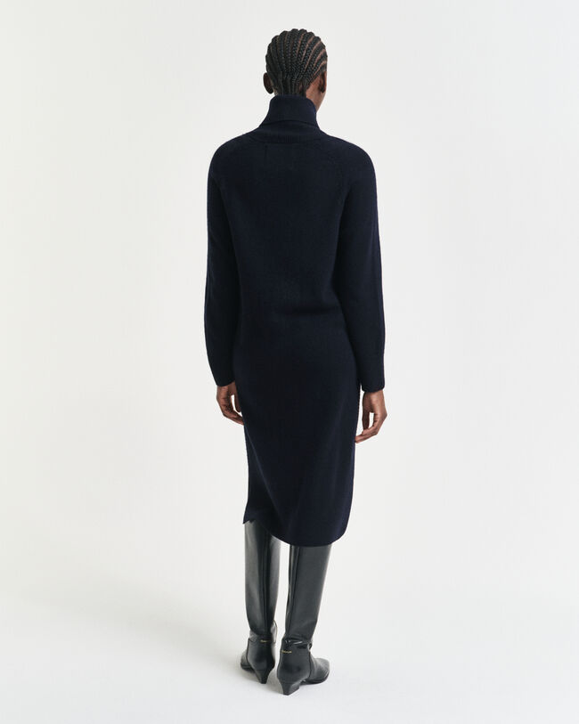 Rollkragenkleid mit Strickdetails