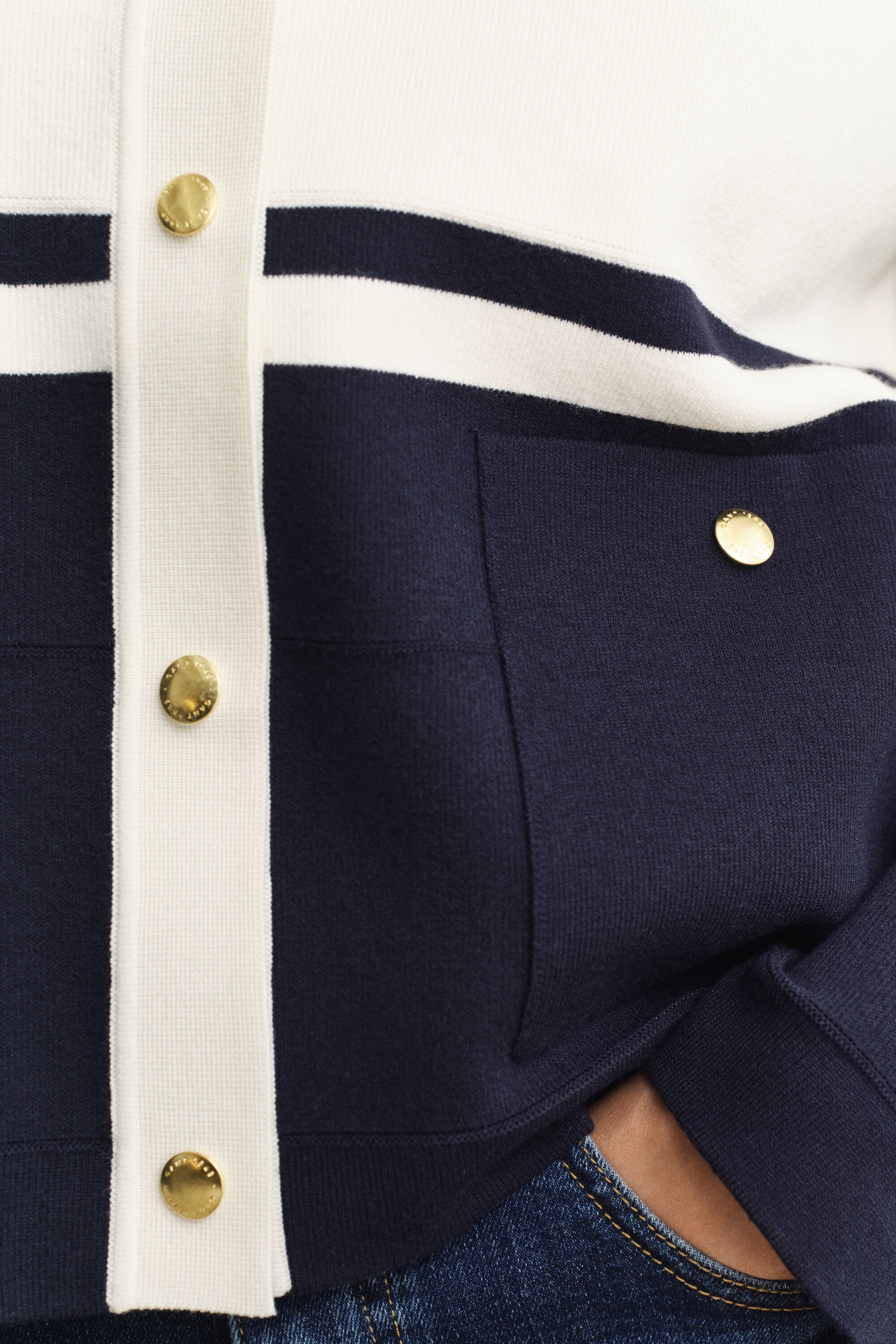 Color Blocked Strickjacke