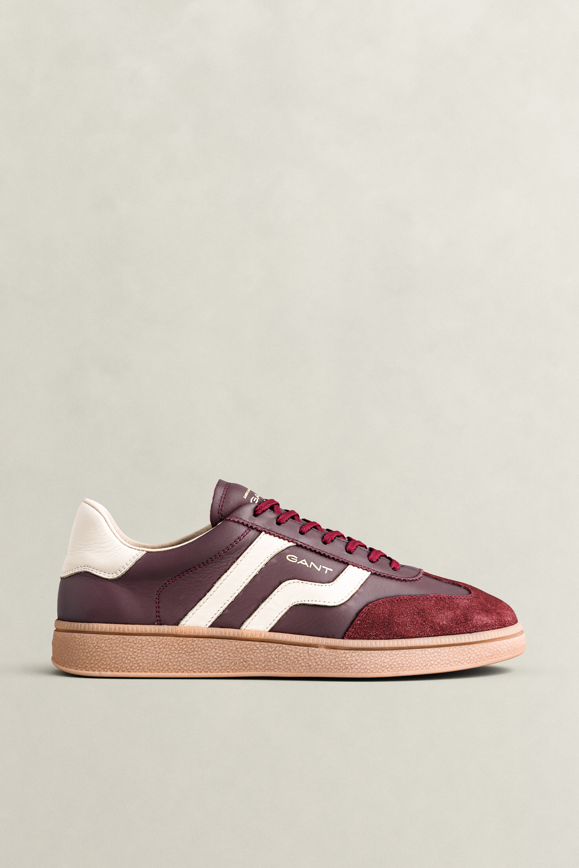 Cuzmo Sneaker aus Glatt- und Veloursleder