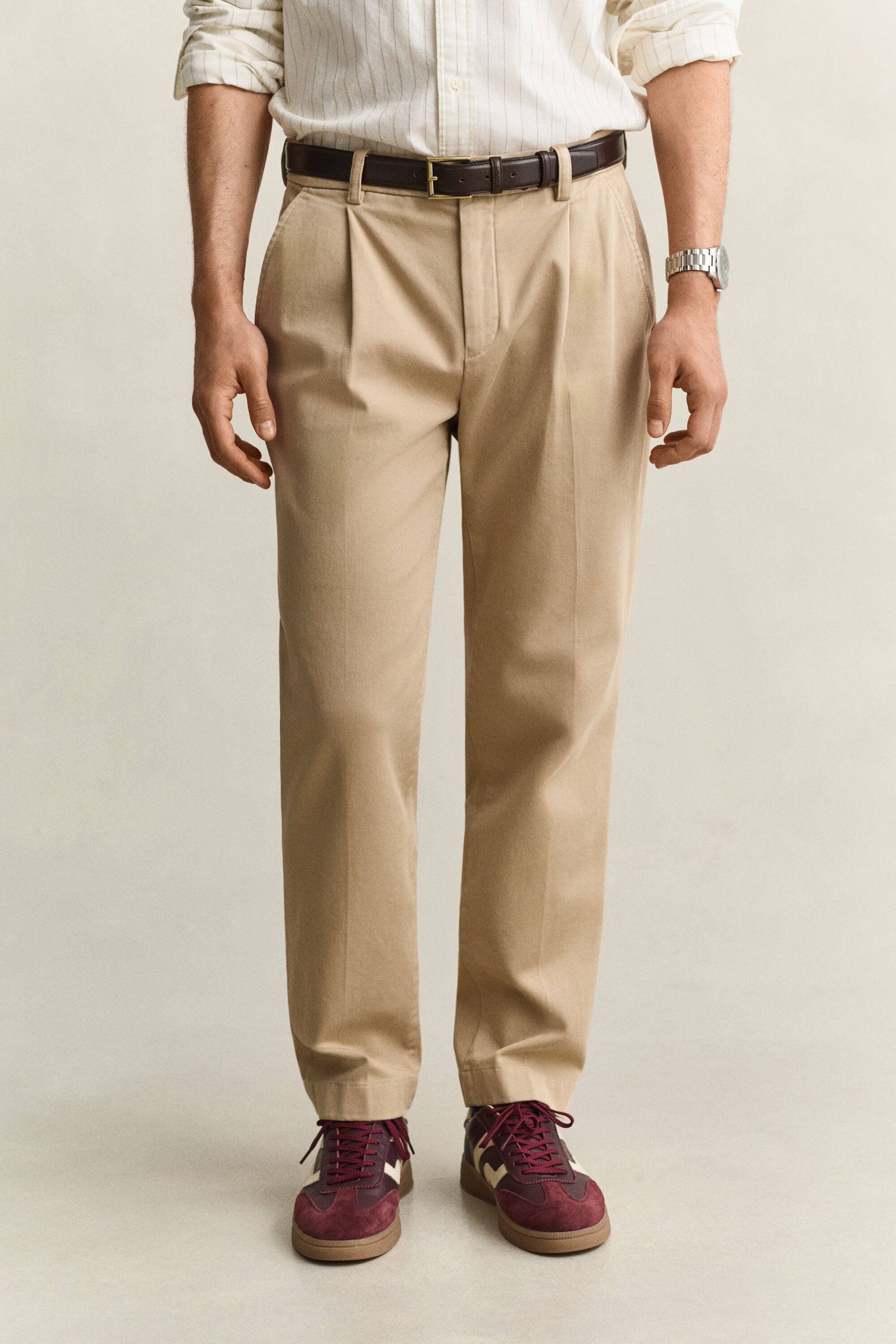 Schmal zulaufende Chinohose